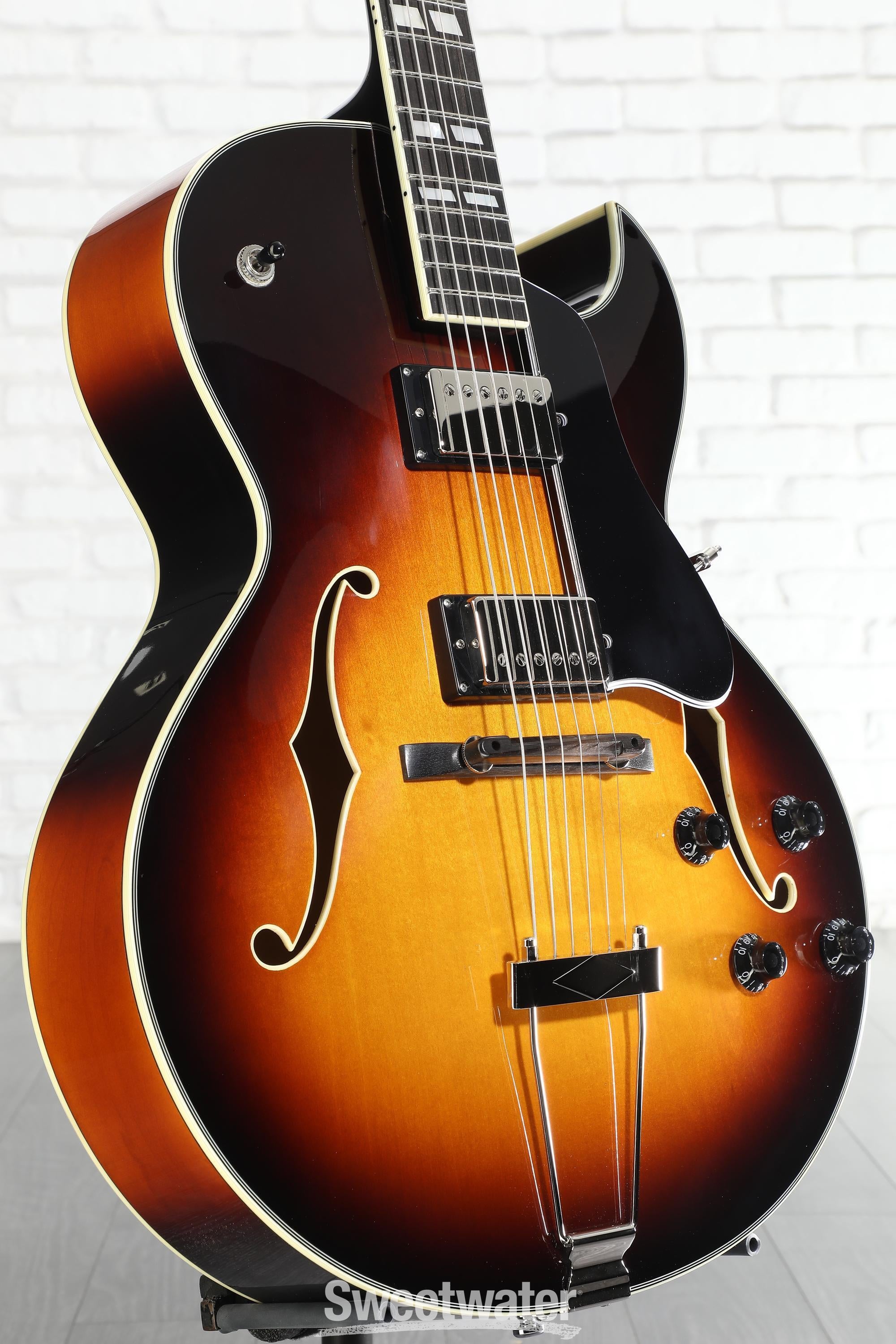 Eastman Guitars AR372CE Archtop Hollowbody Electric Guitar