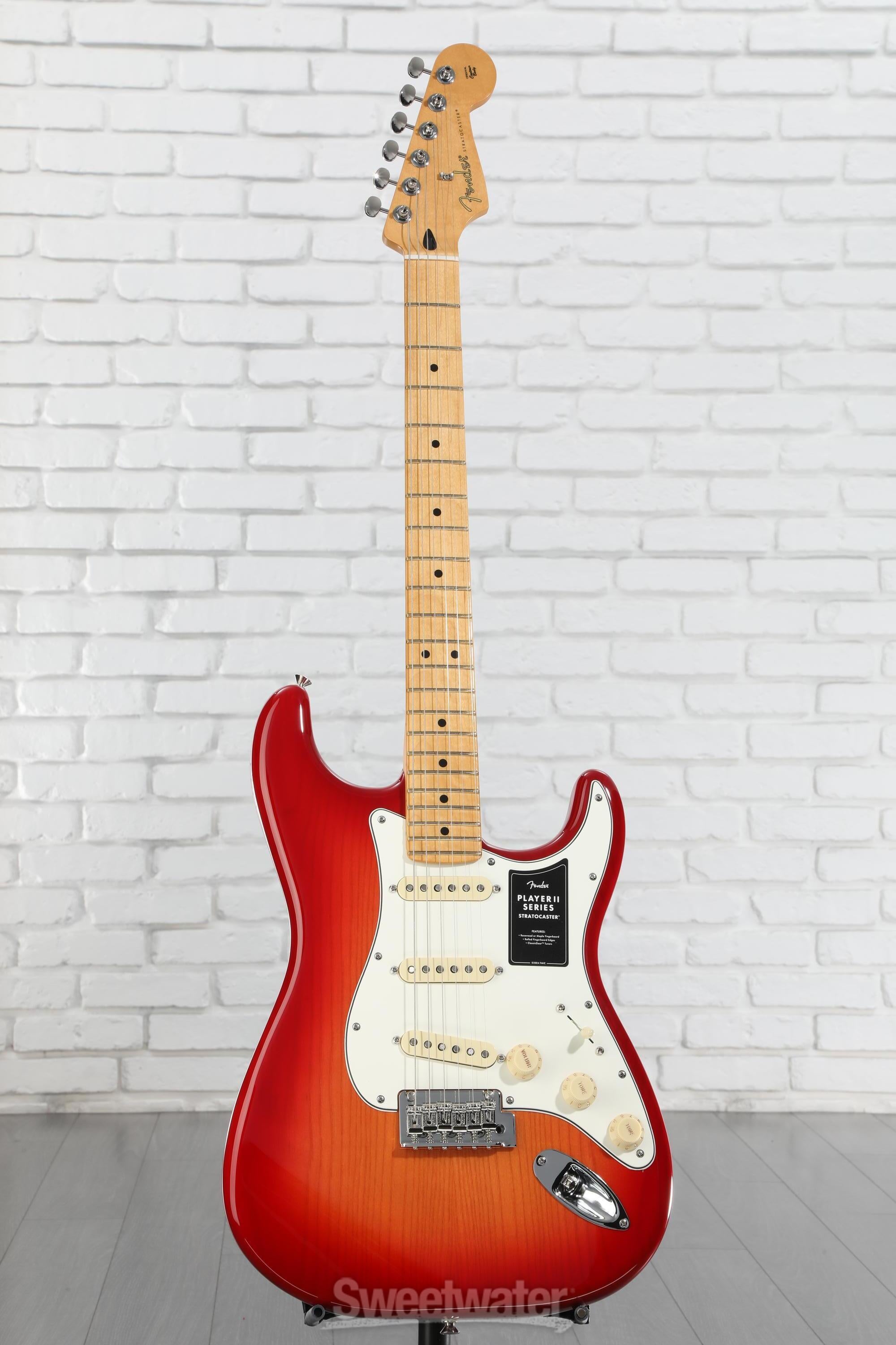 Fender Stratocaster Player II 軽量 Fender Player II Stratocaster Transparent Cherry Burst【重量