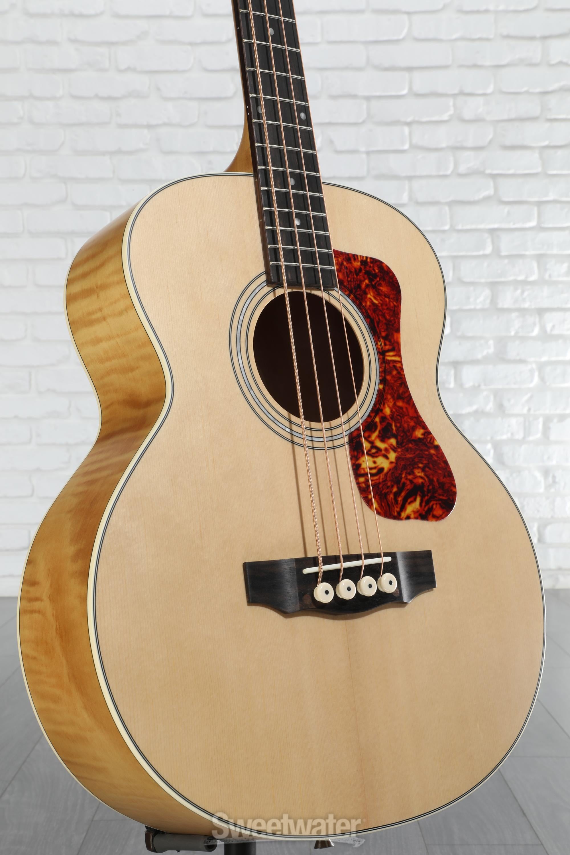 Guild Jumbo Junior Flamed Maple Acoustic-electric Bass