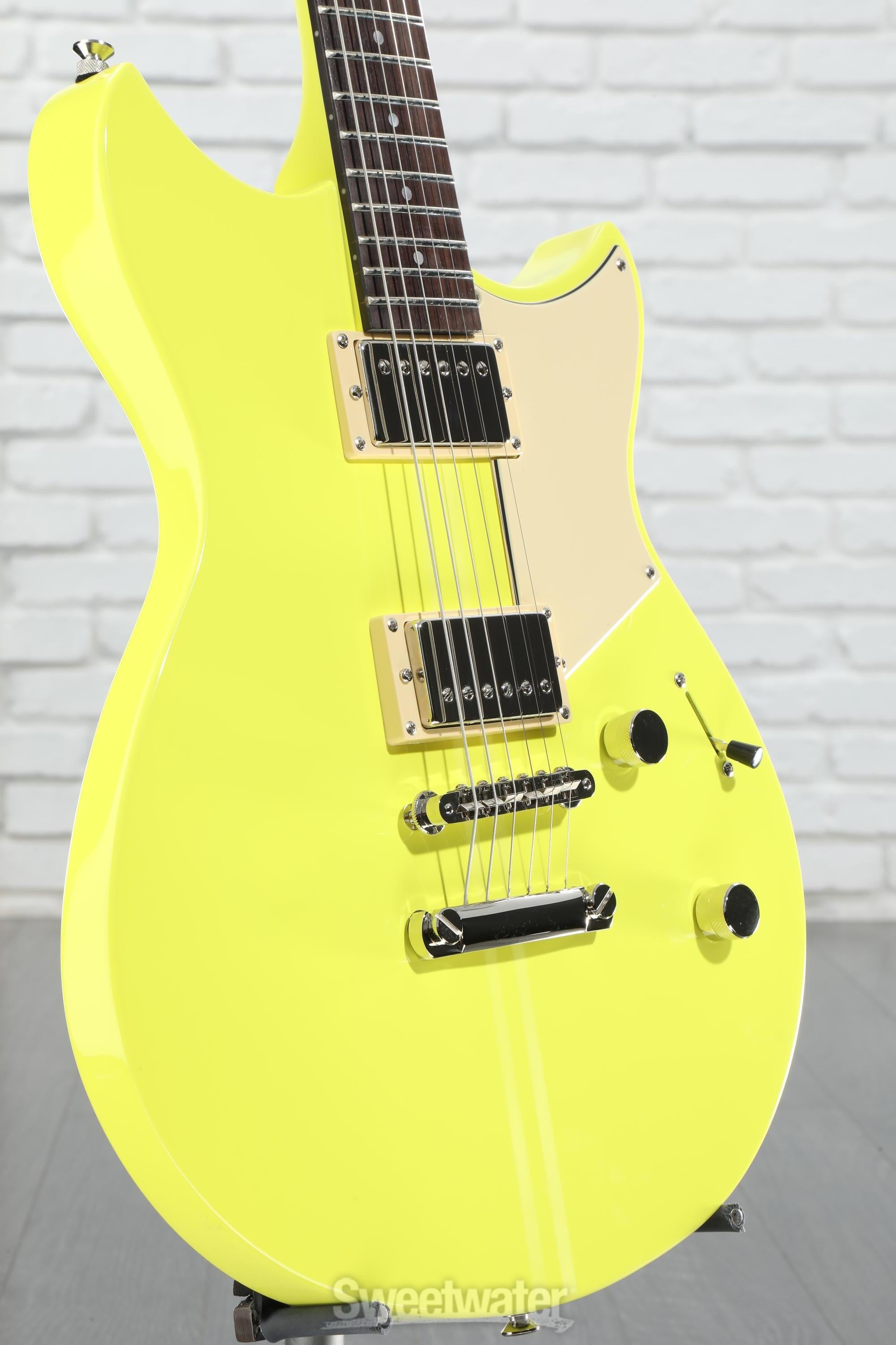 Amazon.com: Yamaha Revstar Element RSE20 BL Electric Guitar