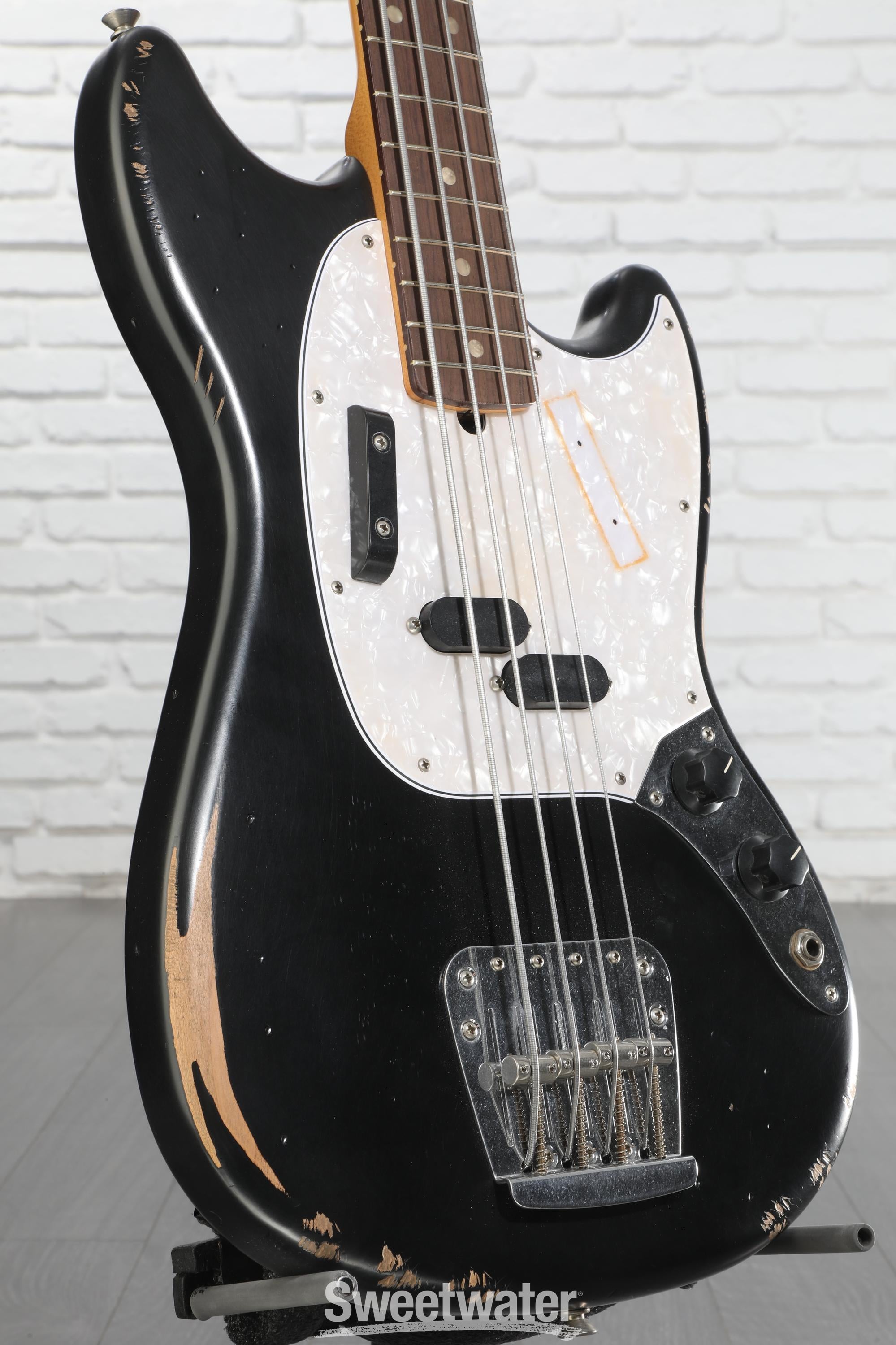 Fender JMJ Road Worn Mustang Bass - Black Reviews | Sweetwater