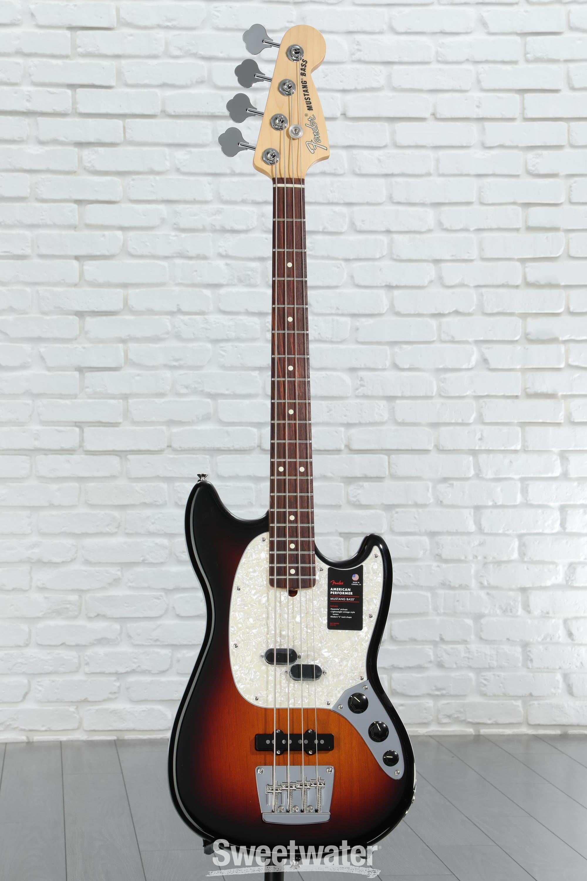 Fender American Performer Mustang Bass - 3-Tone Sunburst
