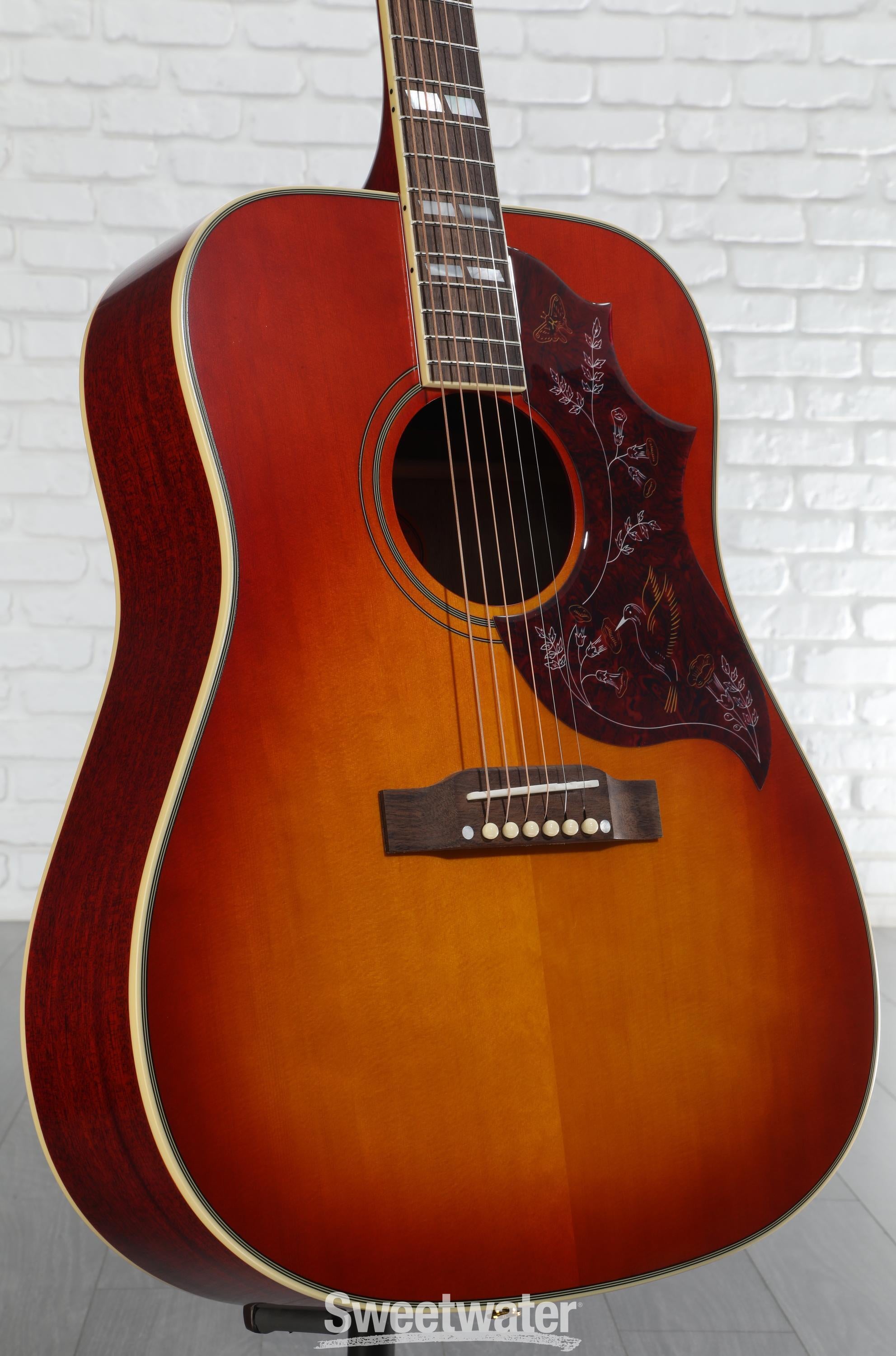ギター Epiphone Hummingbird Inspired by Gibson Epiphone Hummingbird Acoustic Guitar - Aged Cherry Sunburst