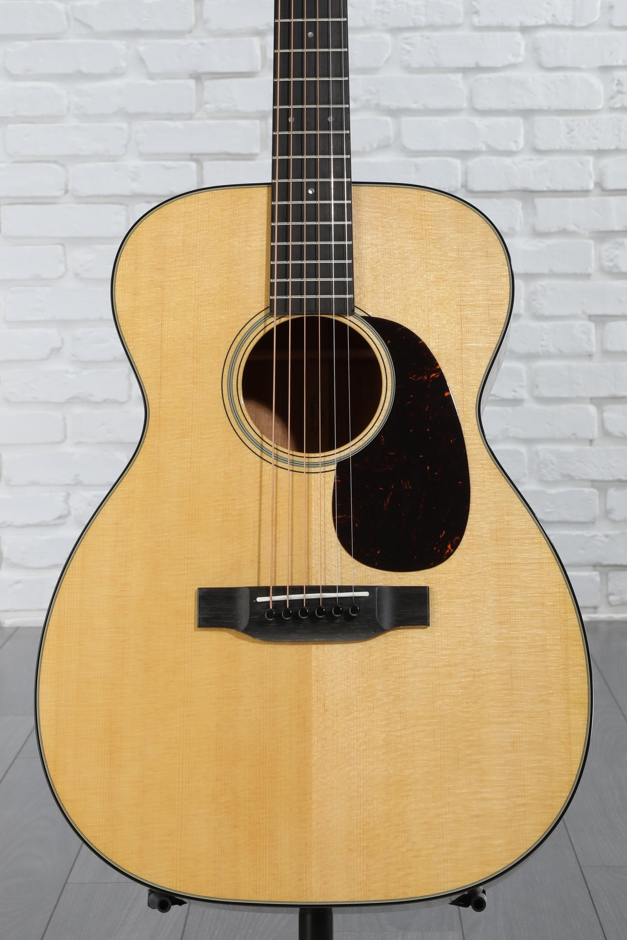 Martin 00-18 Standard Series Acoustic Guitar - Natural Aging