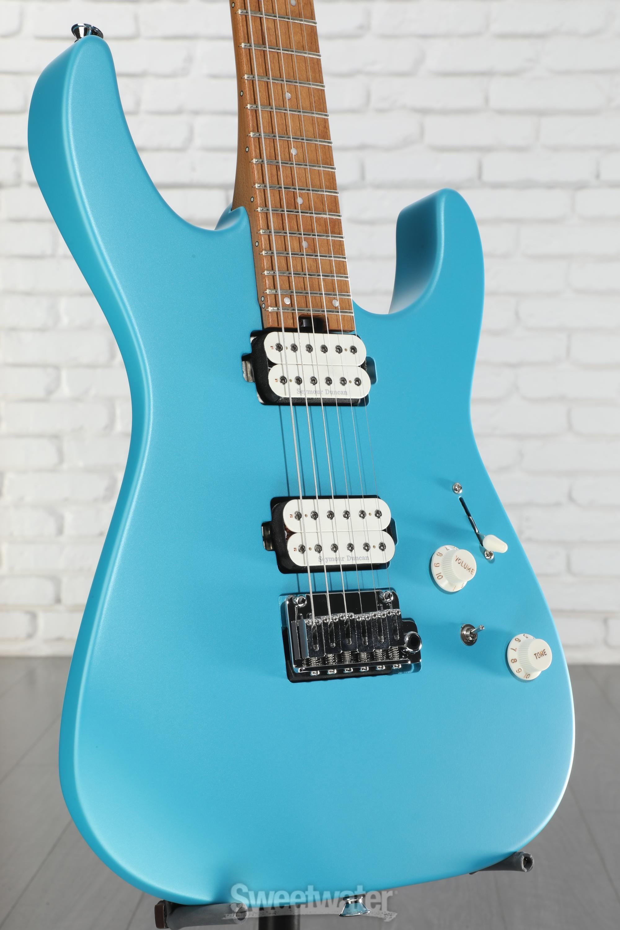 ほぼ新品CHARVEL Pro-Mod DK24 HH 2PT Blue Charvel Pro-Mod DK24 HH 2PT Electric Guitar - Matte Blue