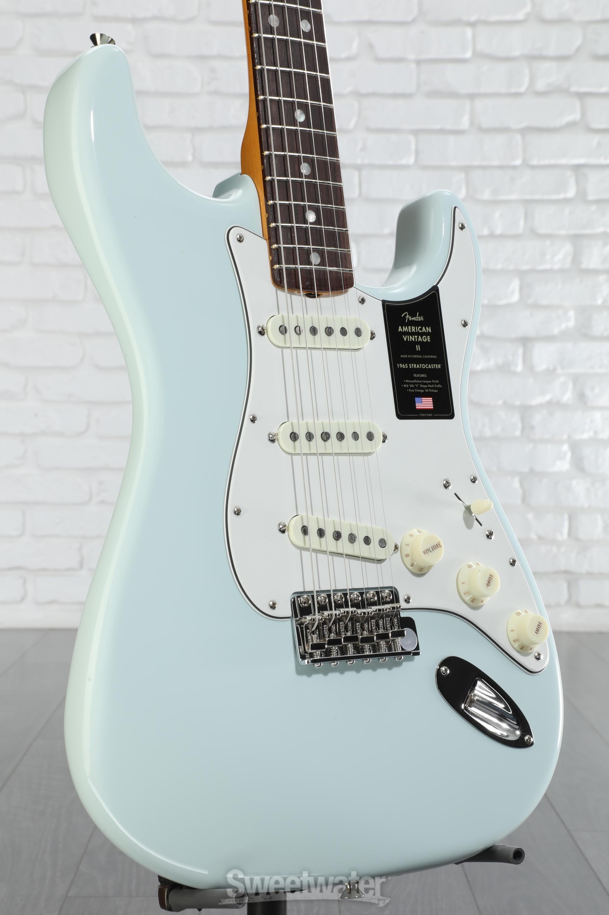 ギター Fender USA American Vintage Stratocaster Fender American Vintage II 1965 Stratocaster Electric Guitar