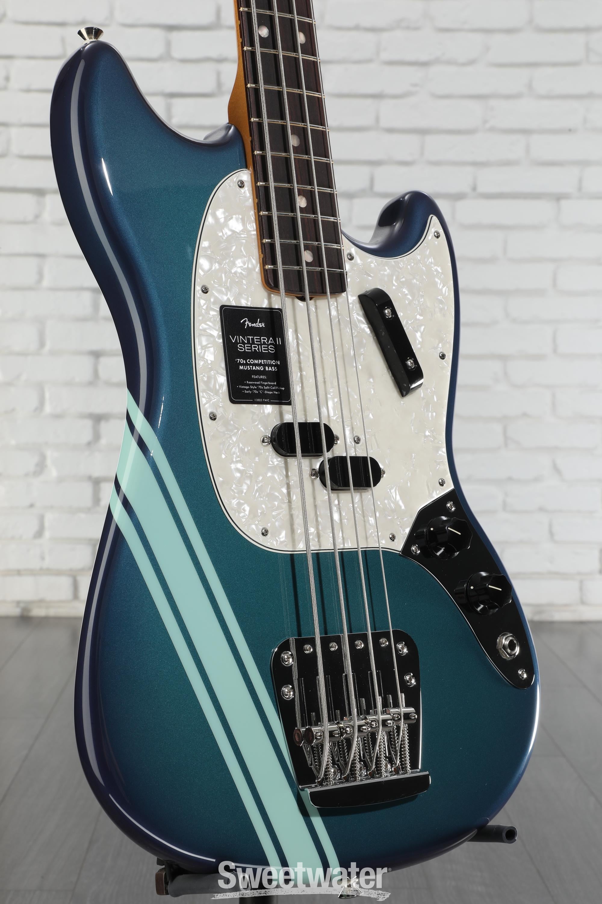 Fender Vintera II '70s Mustang Bass - Competition Burgundy with