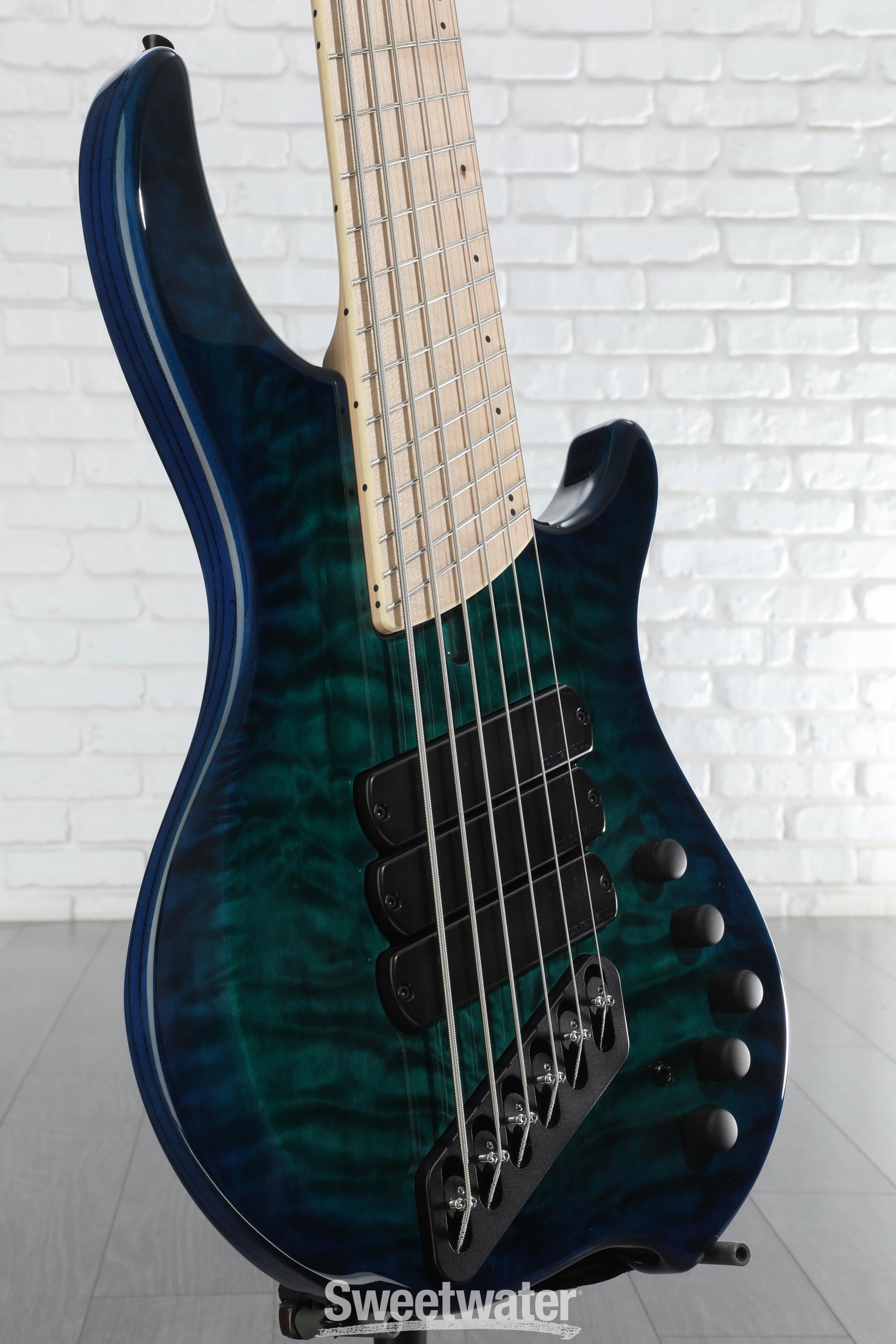 ベース Dingwall ABZ 6 Whale Blue Burst 6st The ABZ is the lightest 6-string we make. Whalepoolburst has