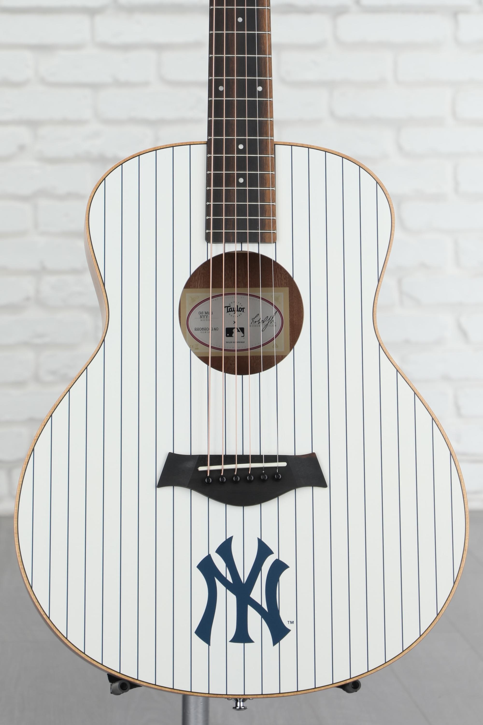 Taylor x MLB™ GS Mini Acoustic Guitar - New York Yankees