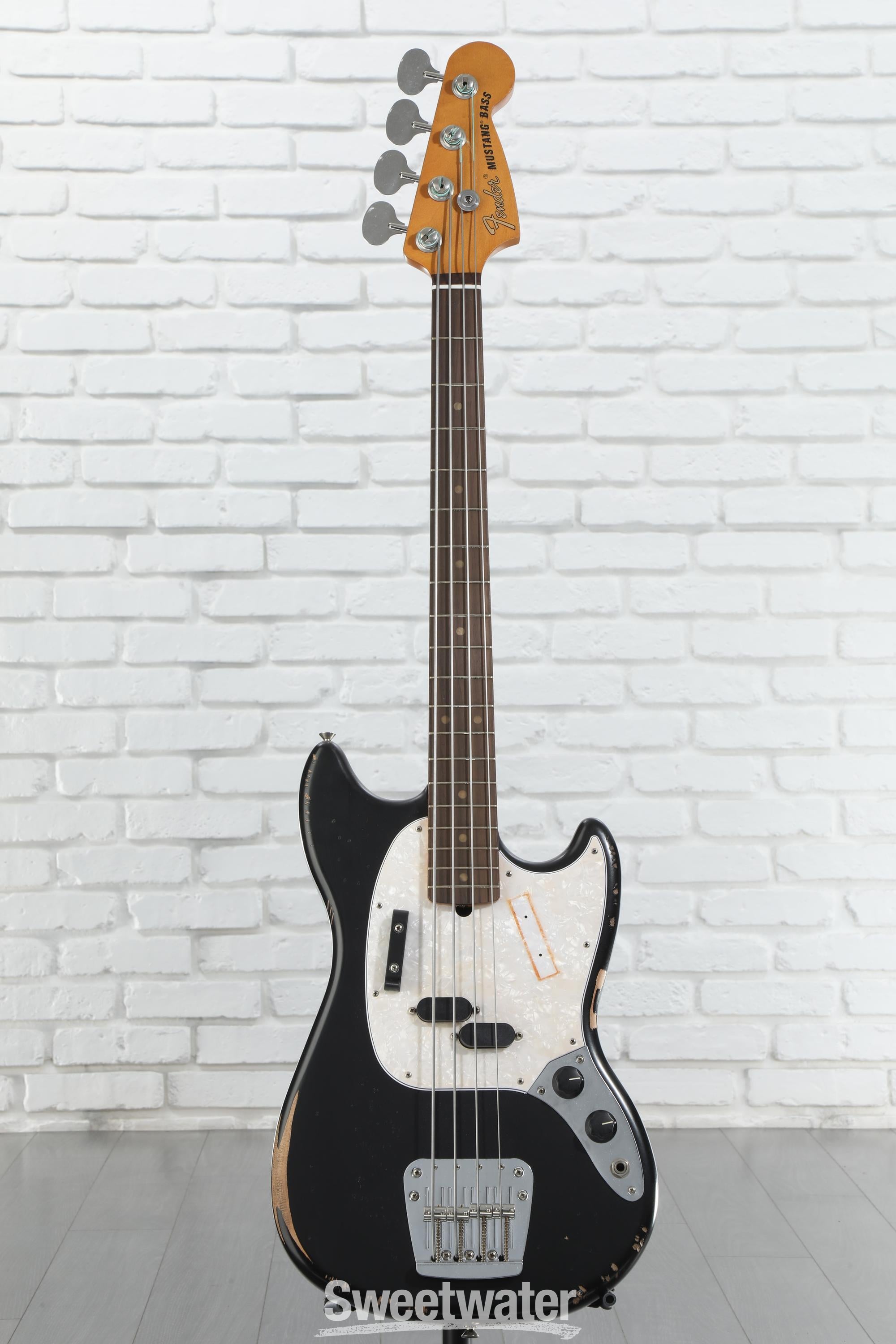 ベース FENDER JMJ Road Worn Mustang Bass Black Fender JMJ Road Worn Mustang Bass - Black | Sweetwater