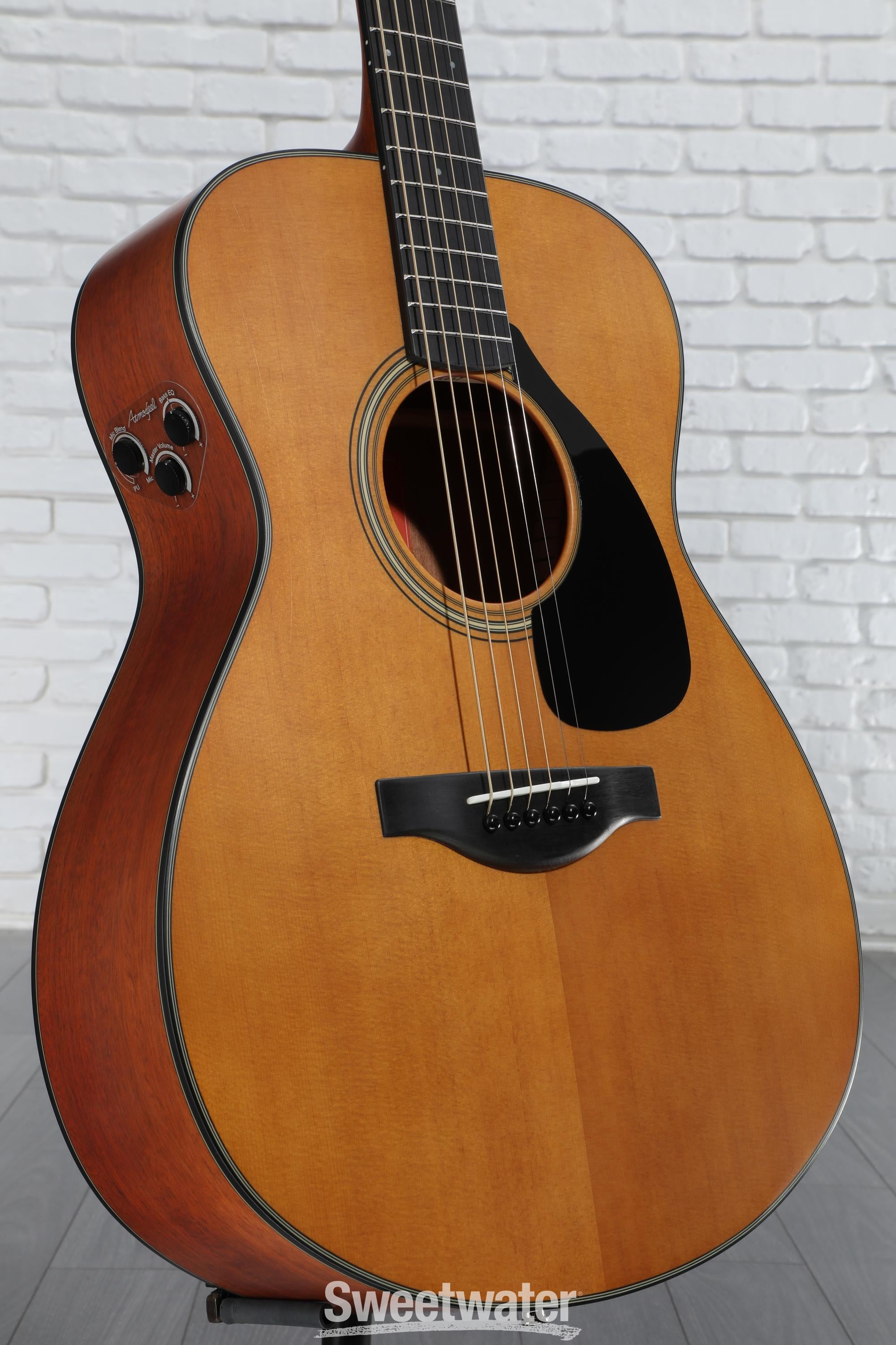 Yamaha Red Label FSX3 Acoustic-electric Guitar - Natural