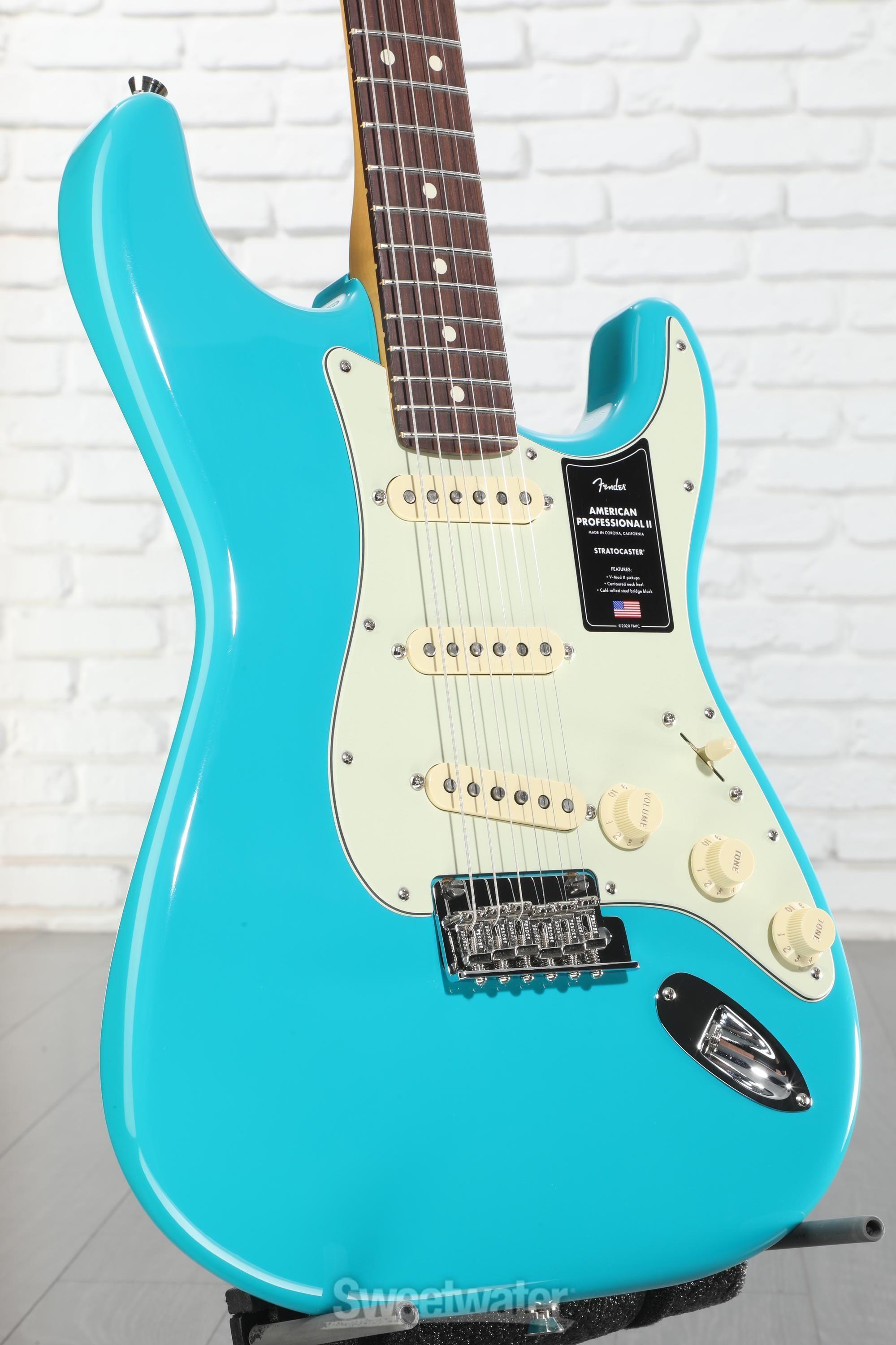 Fender American Professional II Stratocaster - Miami Blue with