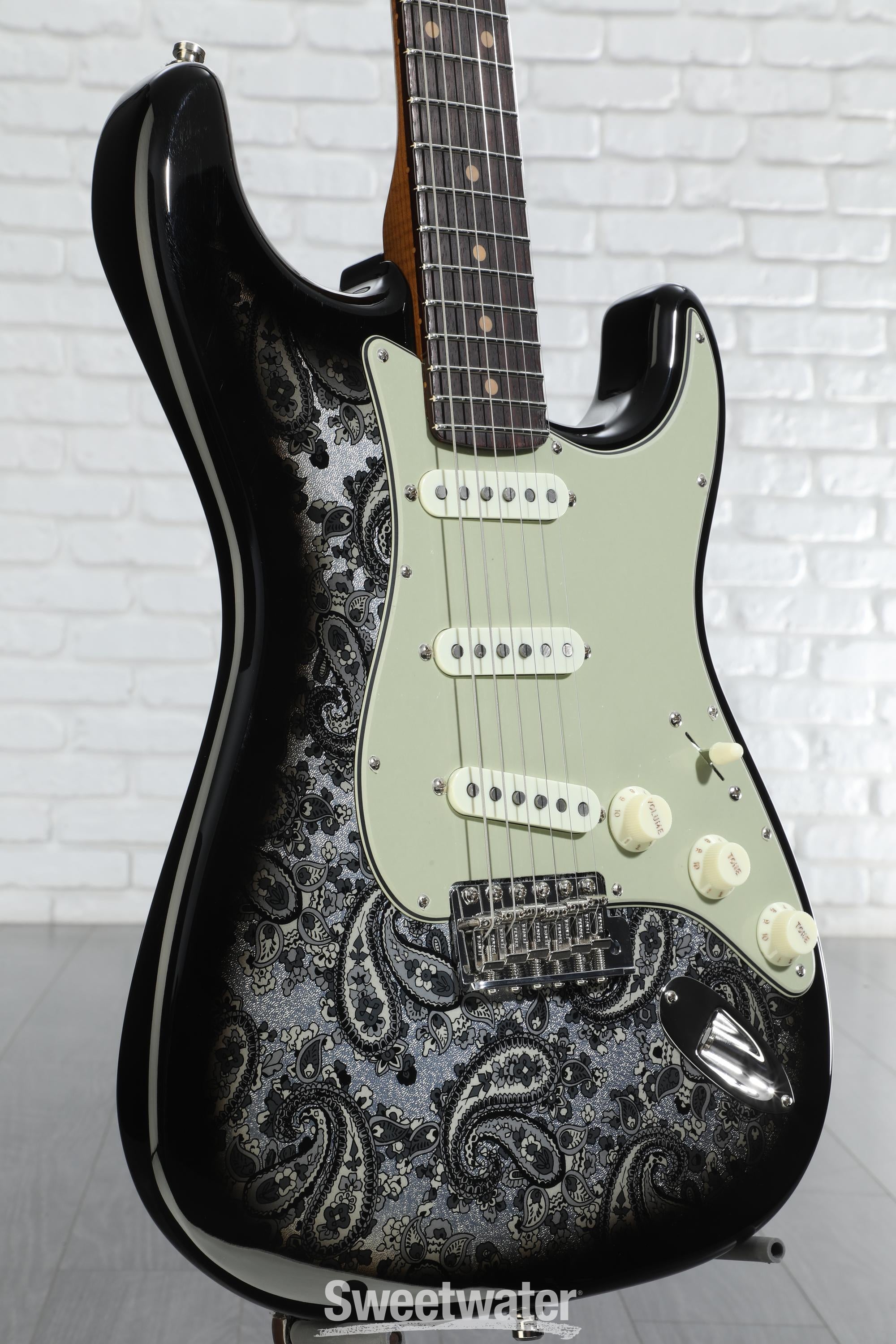 Fender Stratocaster ブラック + BOSS GT-1 Fender Stratocaster ブラック + BOSS GT-1 Fender Stratocaster