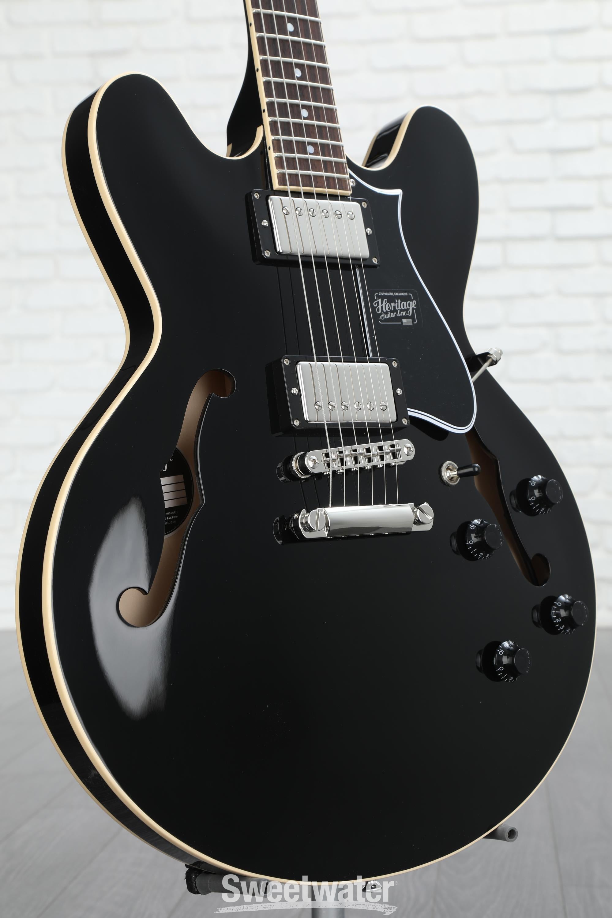 Heritage H-535 Ebony セミアコ USA製 Standard Collection H-535 Electric Guitar with Case, Ebony