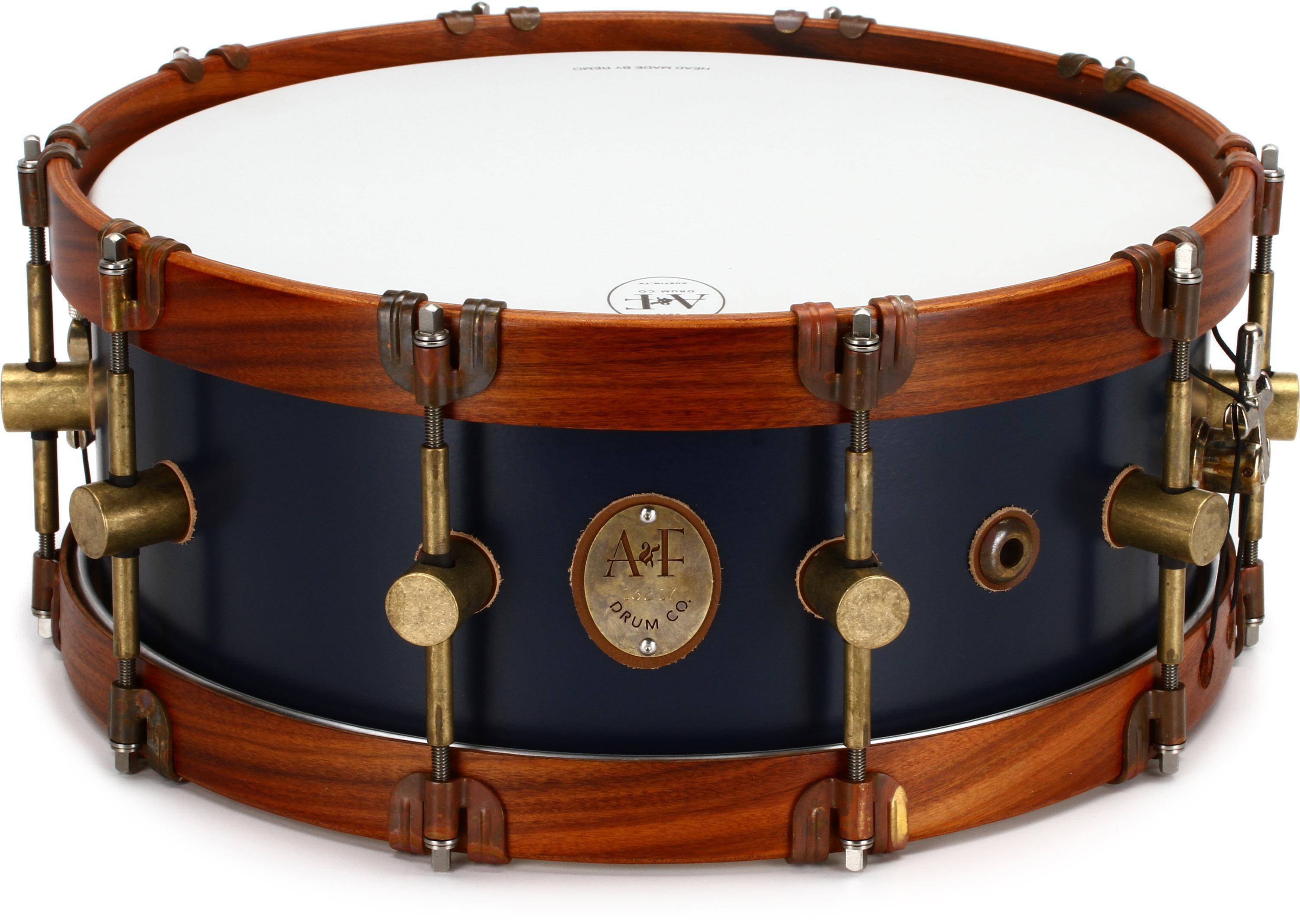 Maple Club Snare Drum - 5.5 x 14 inch - Chandler Blue with Wood