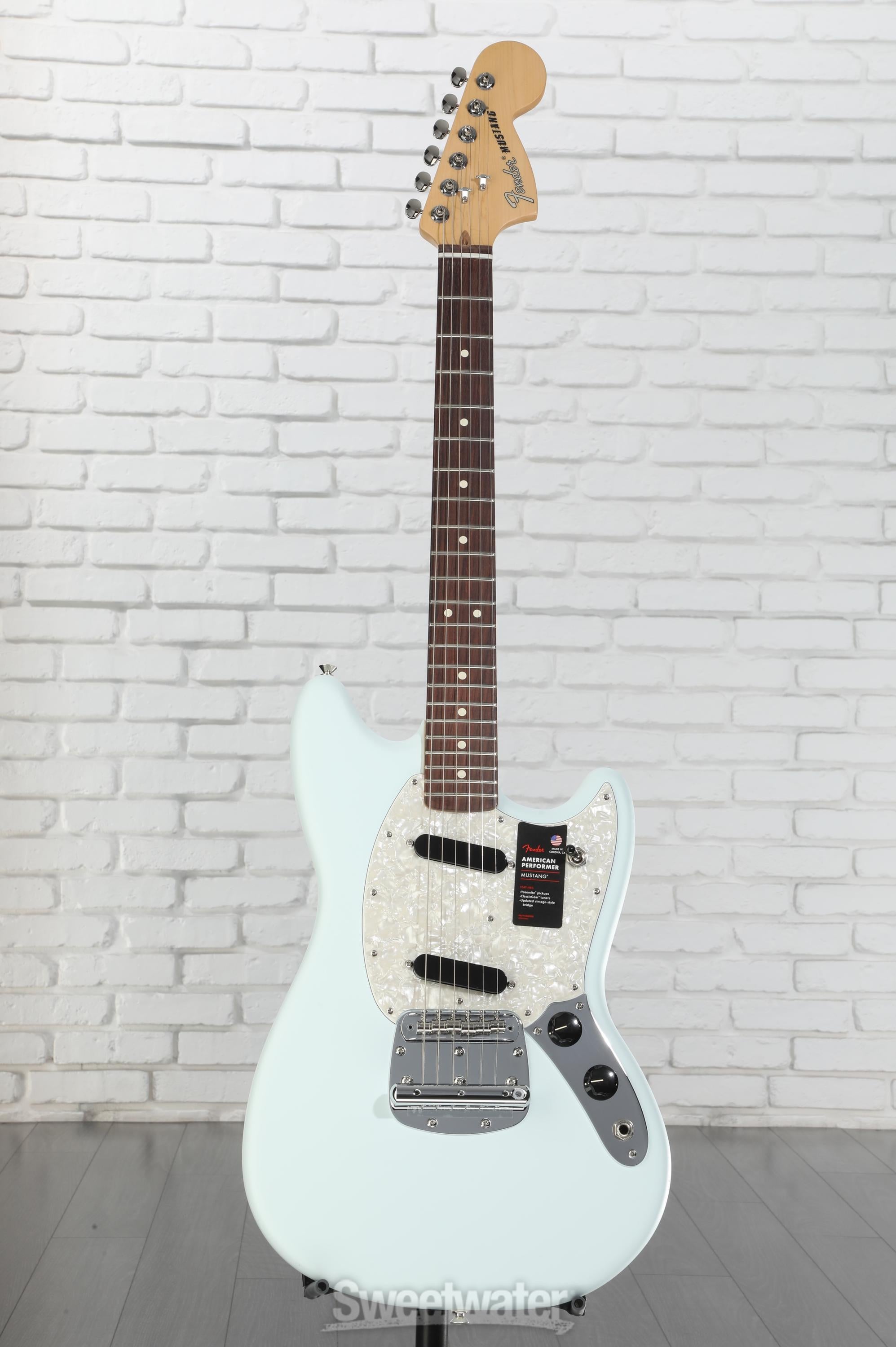 ギター Fender USA American Performer Mustang Fender American Performer Mustang Rosewood Fingerboard