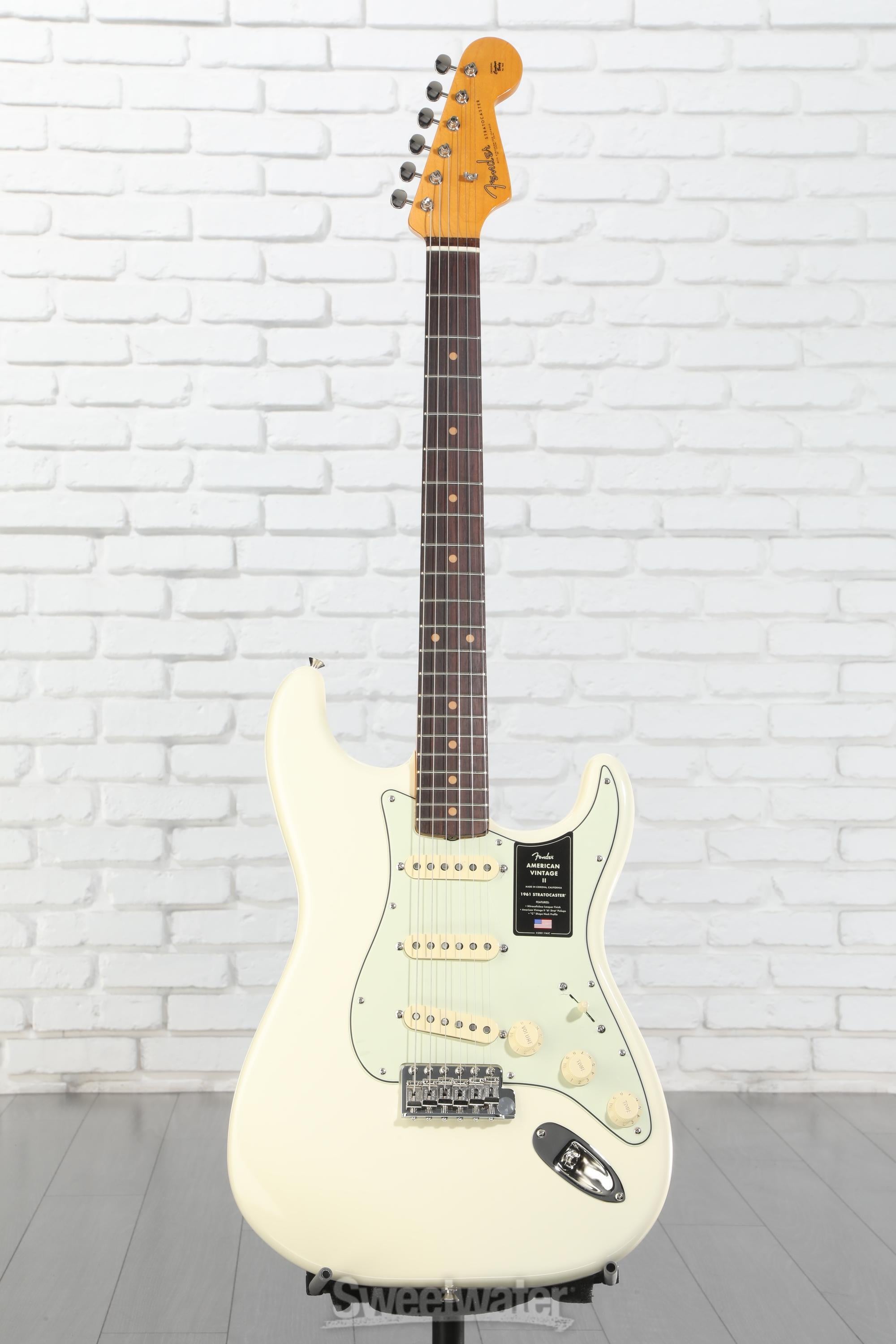 【ほぼ新品】fender American Vintage II 1961 Fender American Vintage II 1961 Stratocaster Electric Guitar