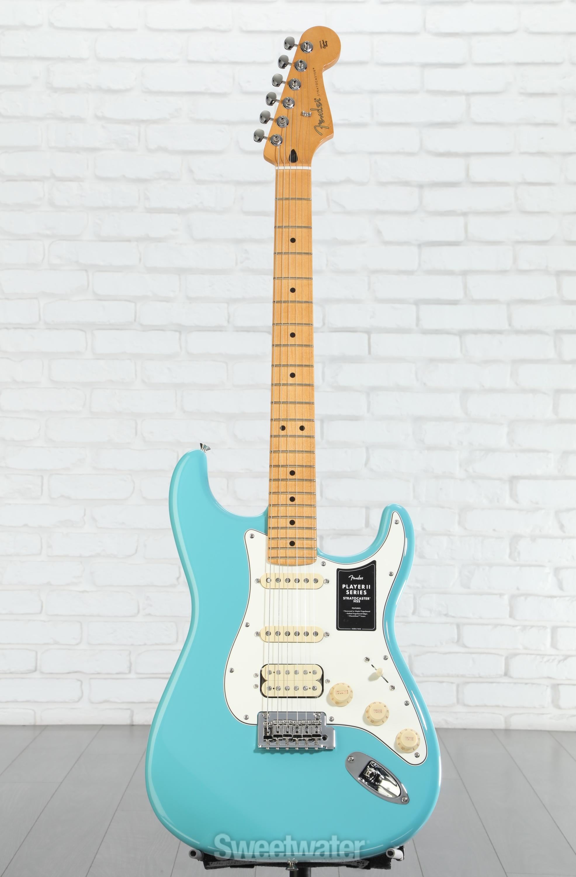 あ*な様 Fender Player II Series Stratocaste Amazon.com: Fender Player II Stratocaster, Maple Fingerboard