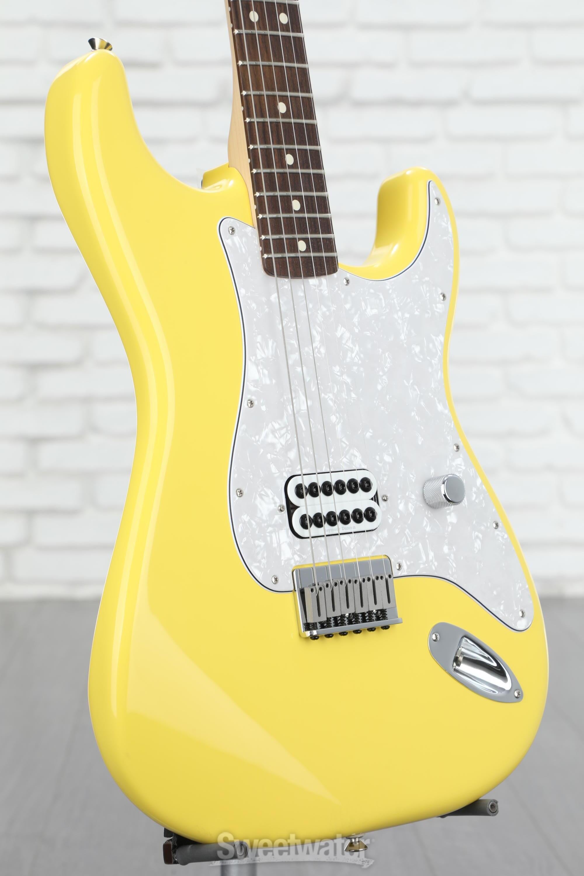 Fender Tom Delonge 仕様 Stratocaster Fender Tom Delonge Signature Stratocaster Electric Guitar Black