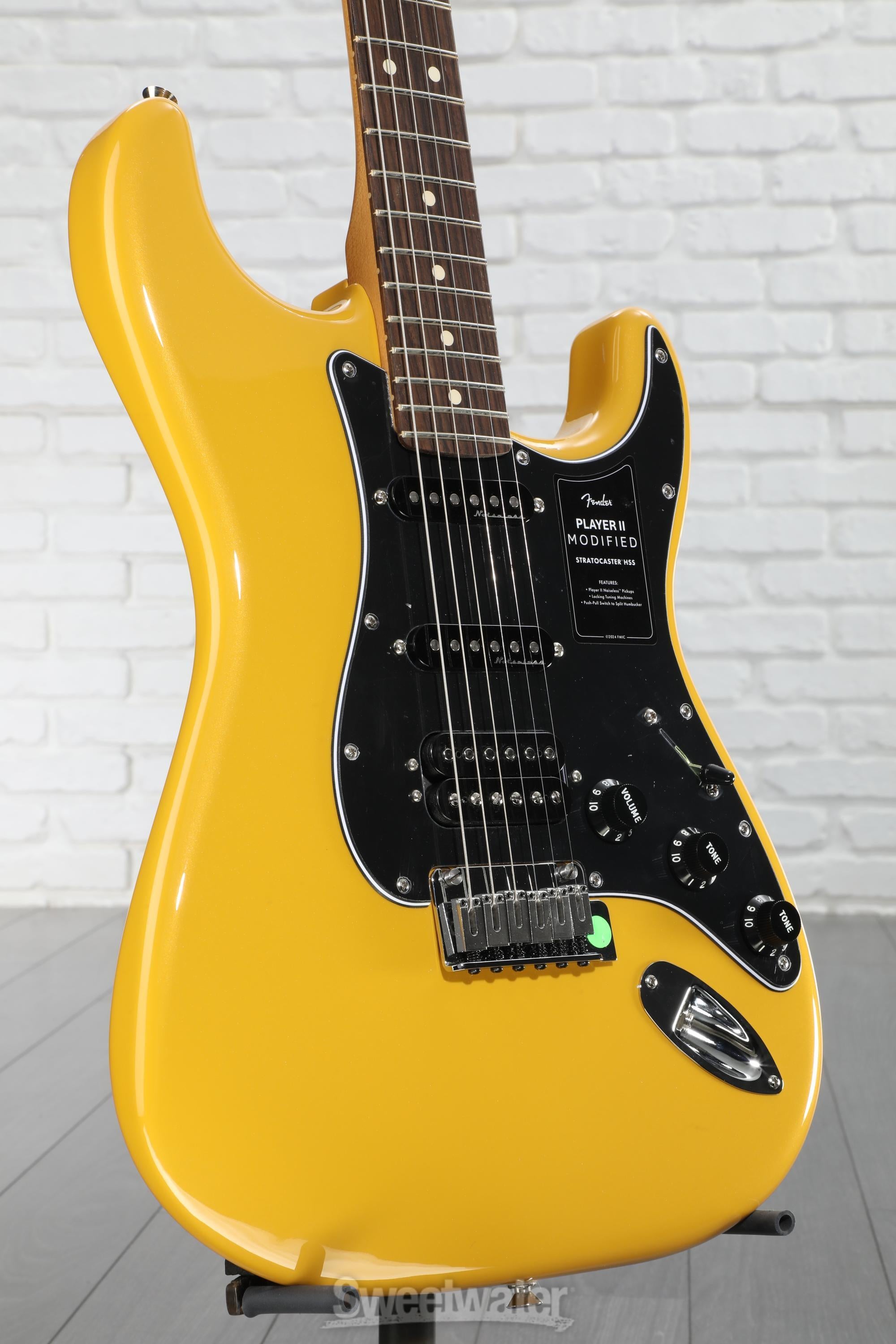 ギター Fender Player Stratocaster Neon Yellow Just scored this Fender FSR Player Stratocaster HSS in