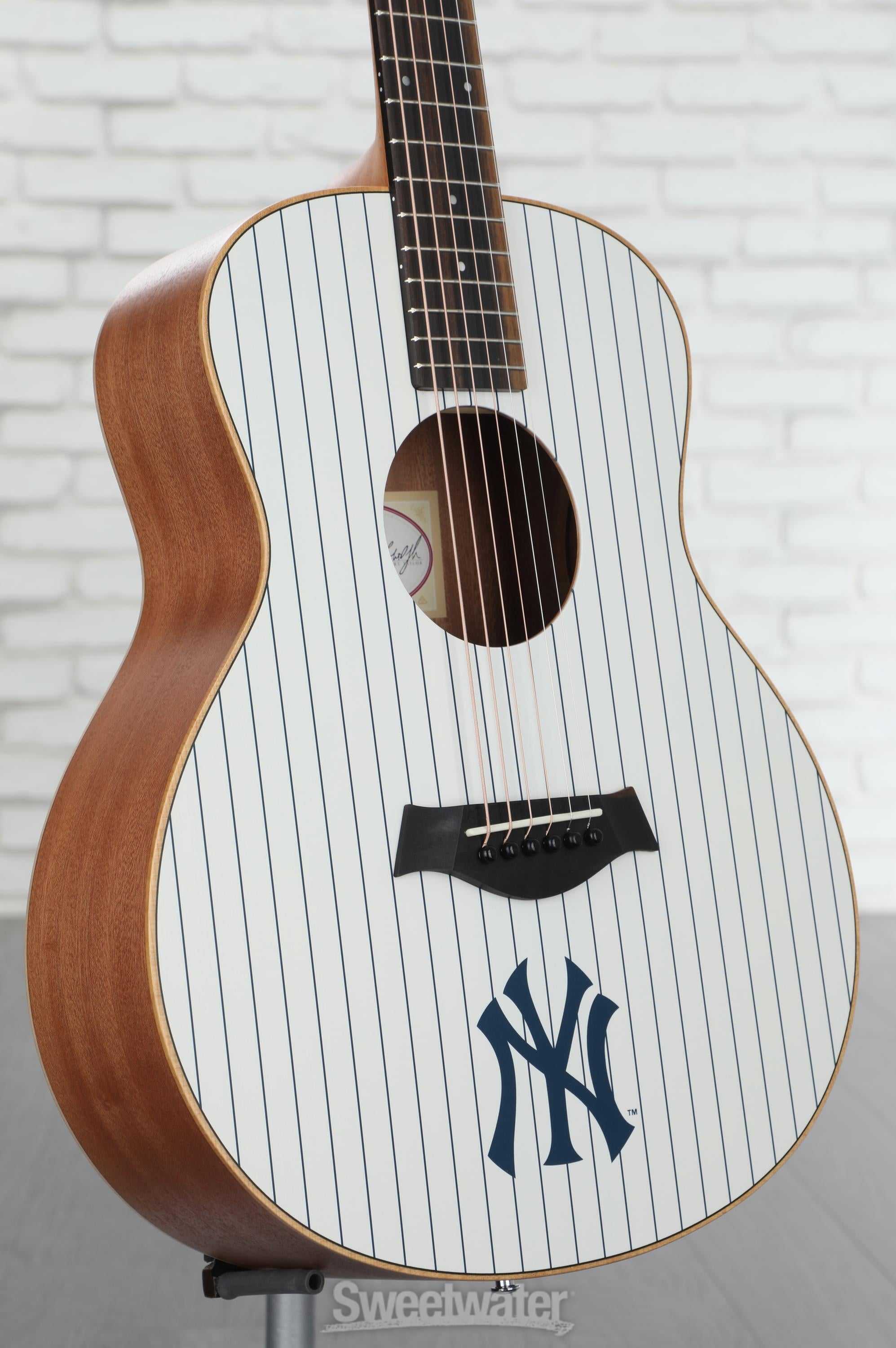 Taylor x MLB™ GS Mini Acoustic Guitar - New York Yankees
