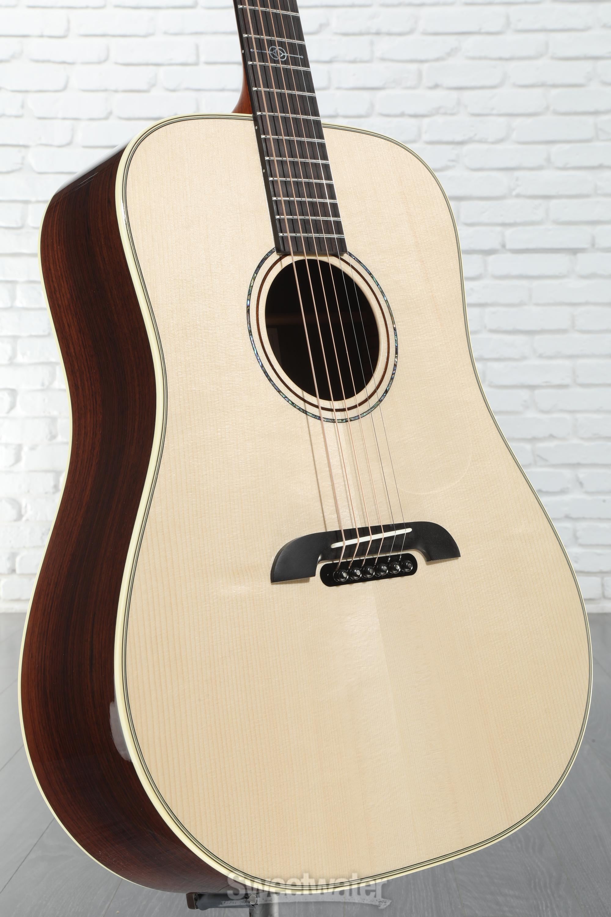 Alvarez Yairi DYM72 Masterworks Series Dreadnought Acoustic