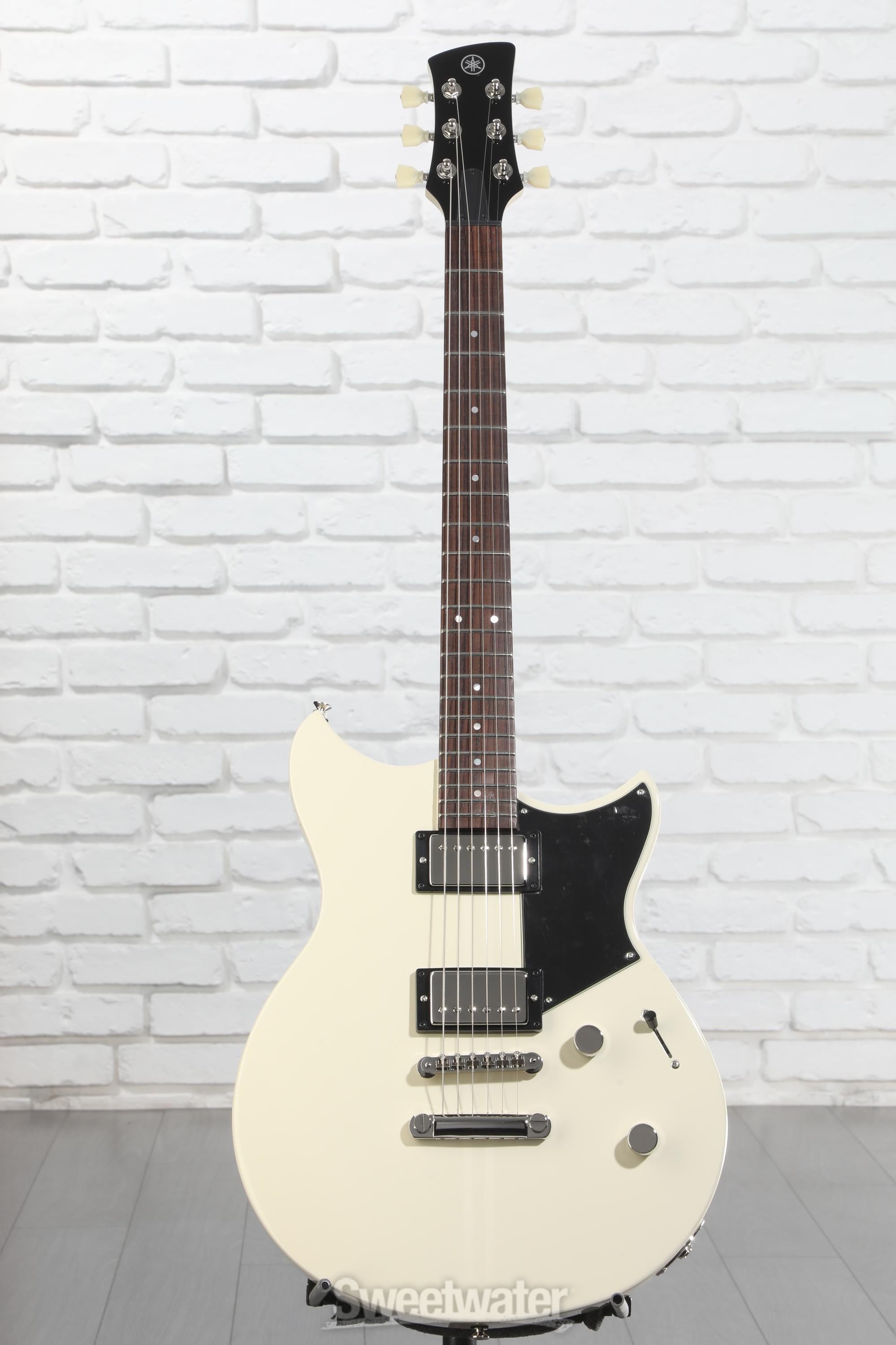 かなり美品です。YAMAHA REVSTAR RSE20 Yamaha Revstar Element RSE20 Electric Guitar - Swift Blue | Sweetwater