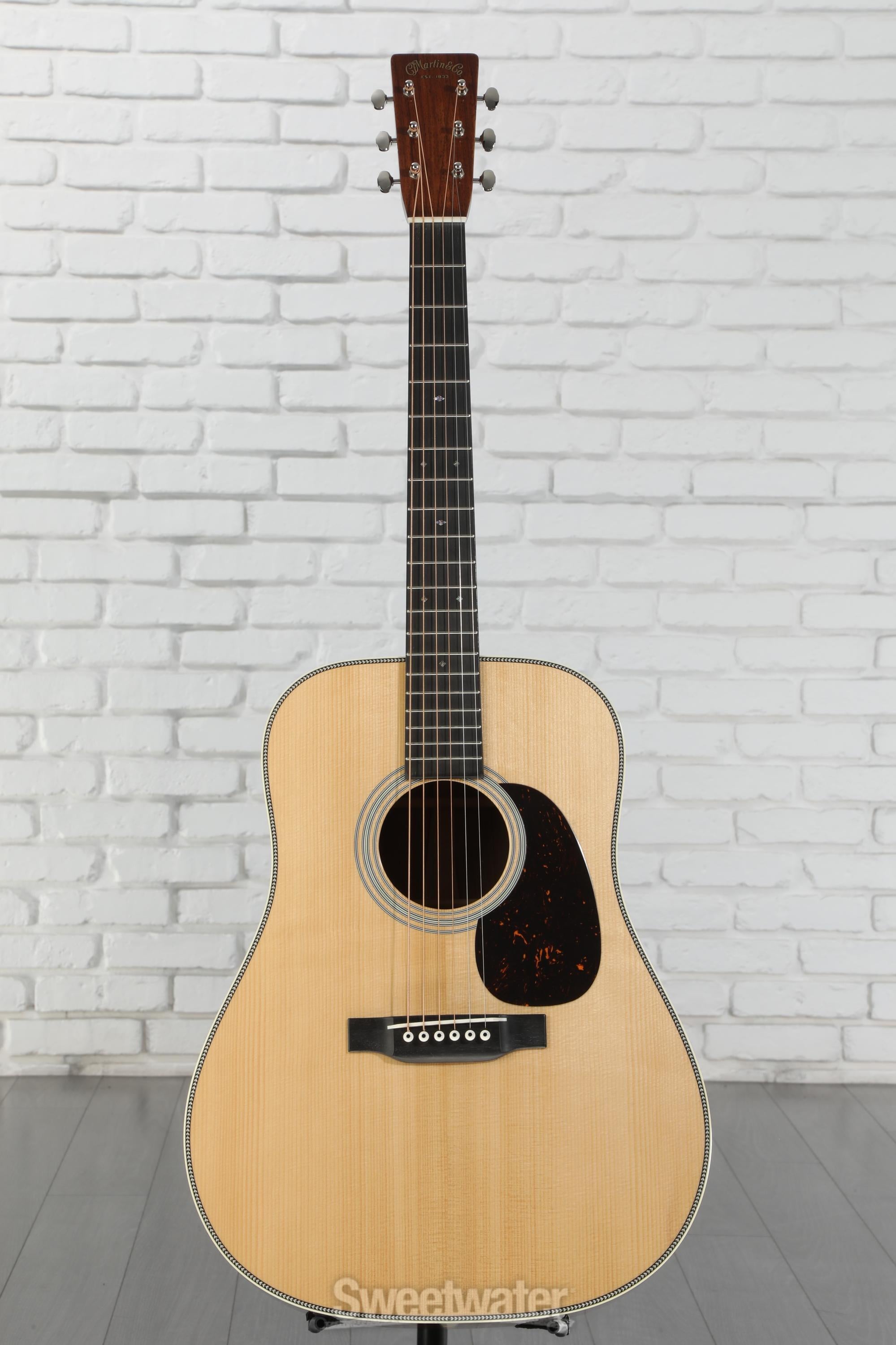 Martin & Co　D-28 Martin D-28 StreetLegend® Acoustic Guitar | Martin Guitar
