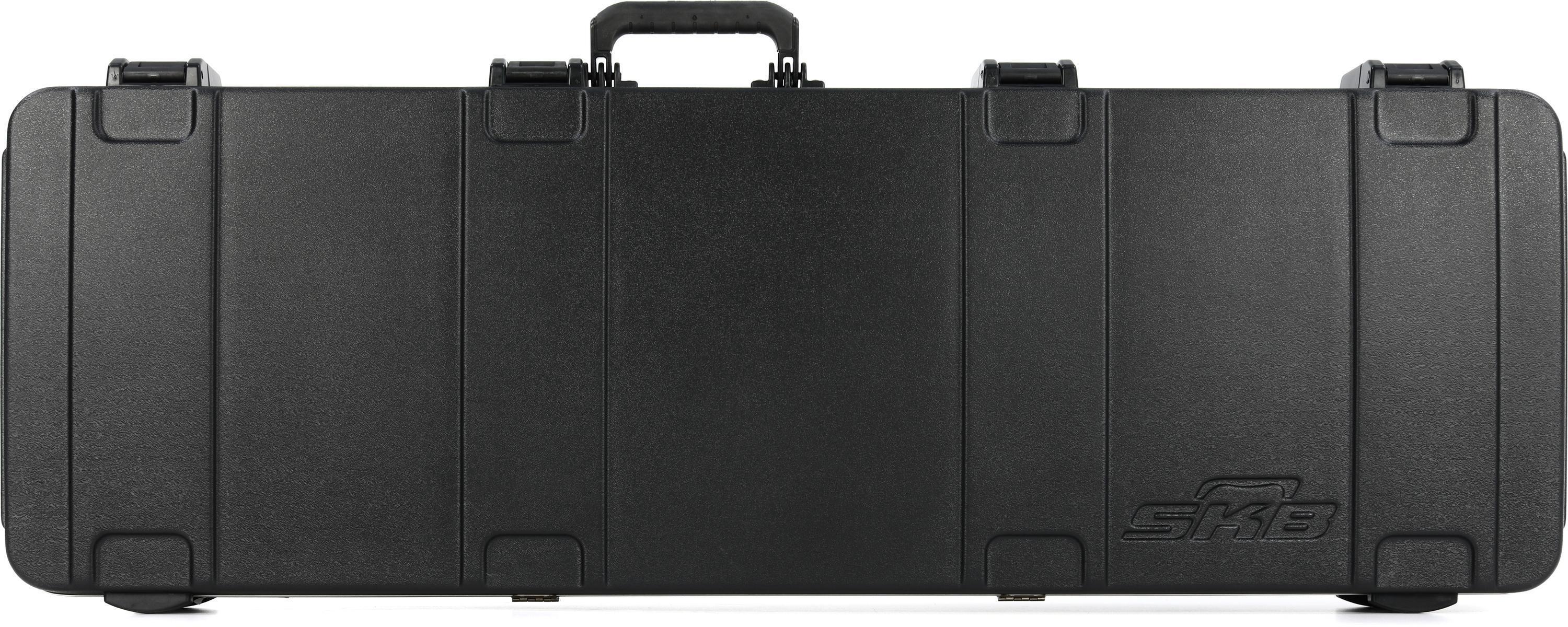 Fender Deluxe Molded Bass Case - Black | Sweetwater