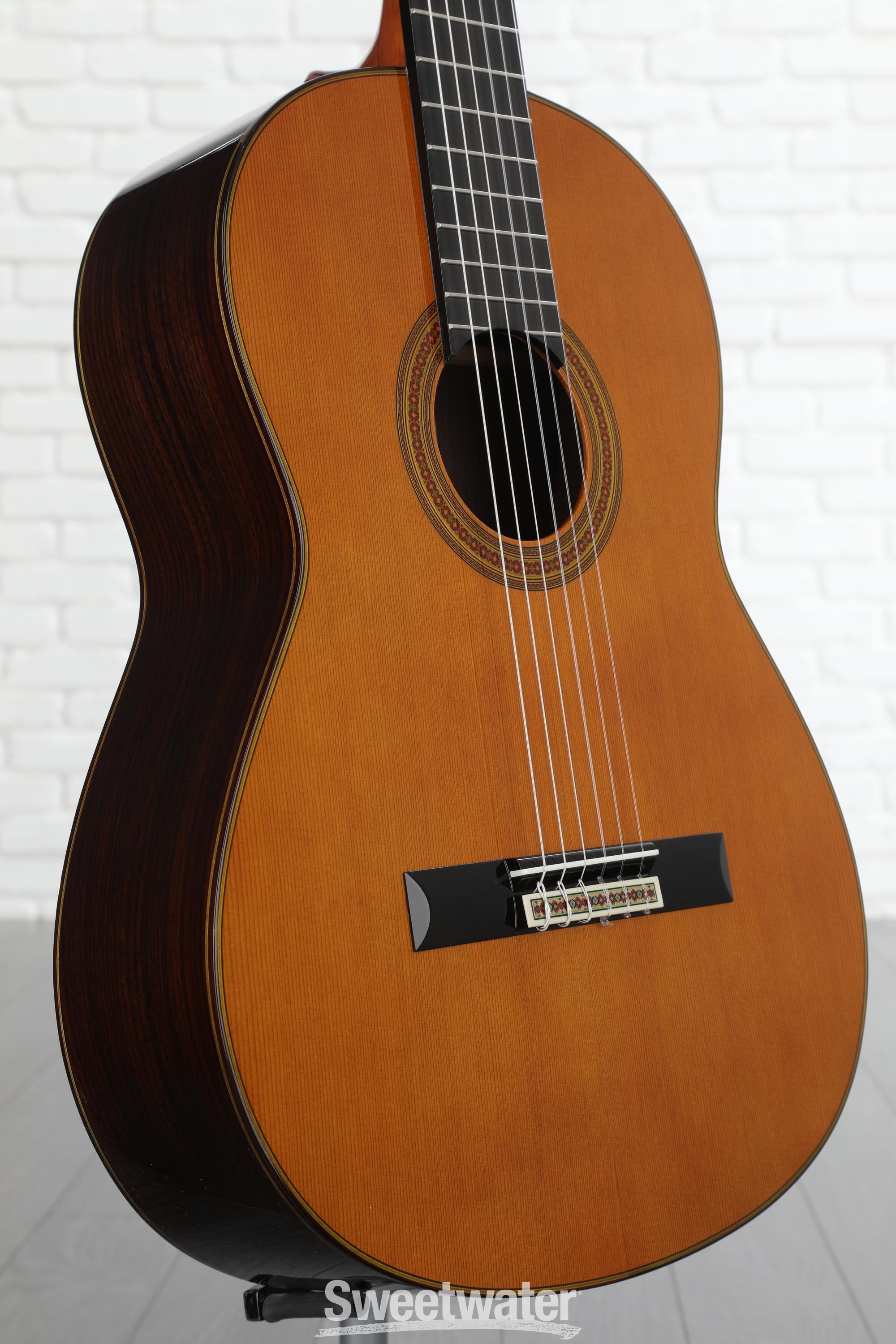 Photo of Yamaha GC32C Classical - Natural