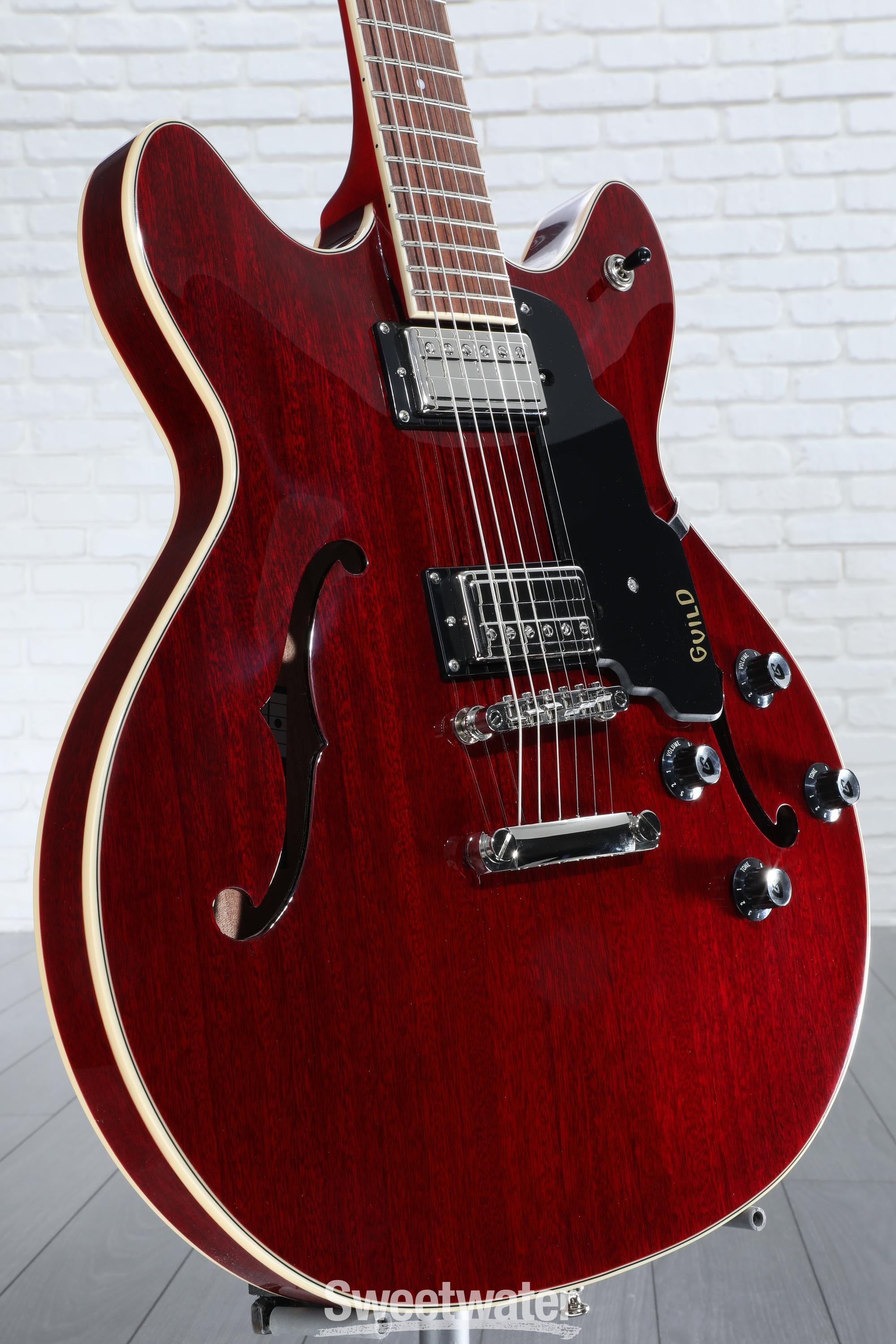 Guild Starfire I hotsell DC Cherry