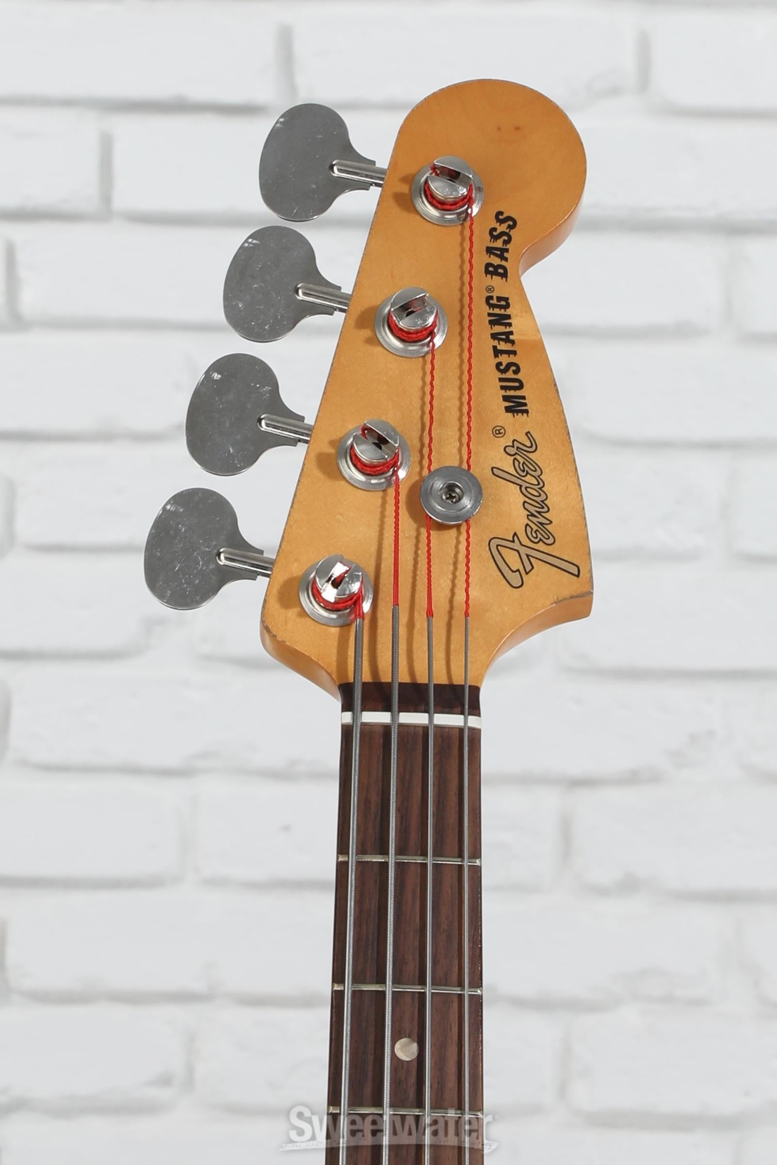 Fender JMJ Road worn mustang bass 新同 Fender JMJ Road Worn Mustang Bass Guitar - Faded Daphne Blue