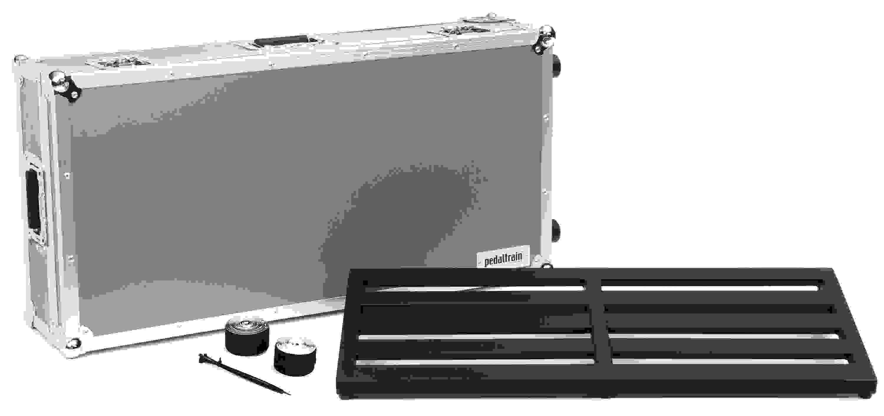 Pedaltrain Classic PRO TC 32x16-inch Pedalboard with Tour Case and Wheels