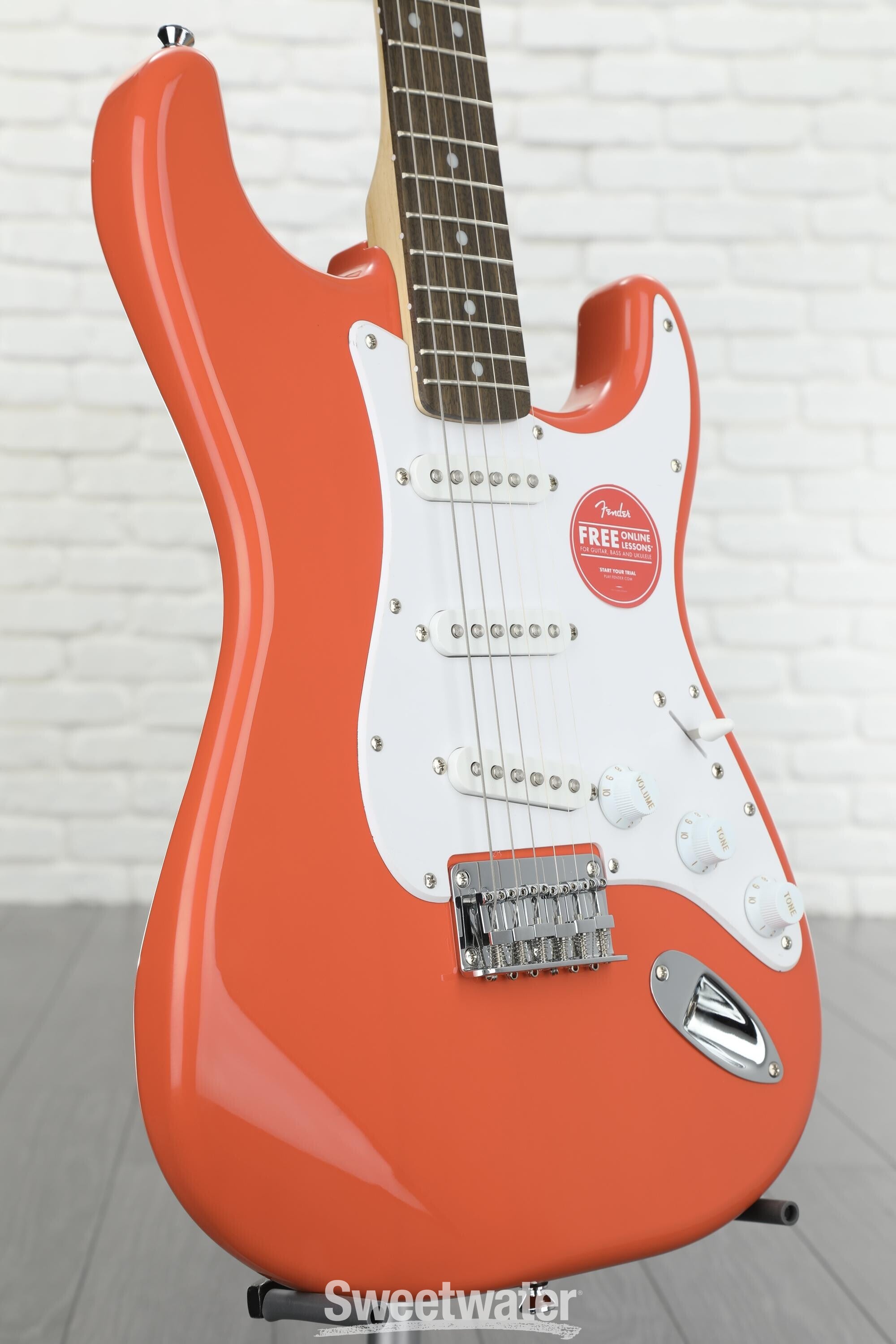 Squier miniレッド Squier Mini Stratocaster- Dakota Red - Swing City Music