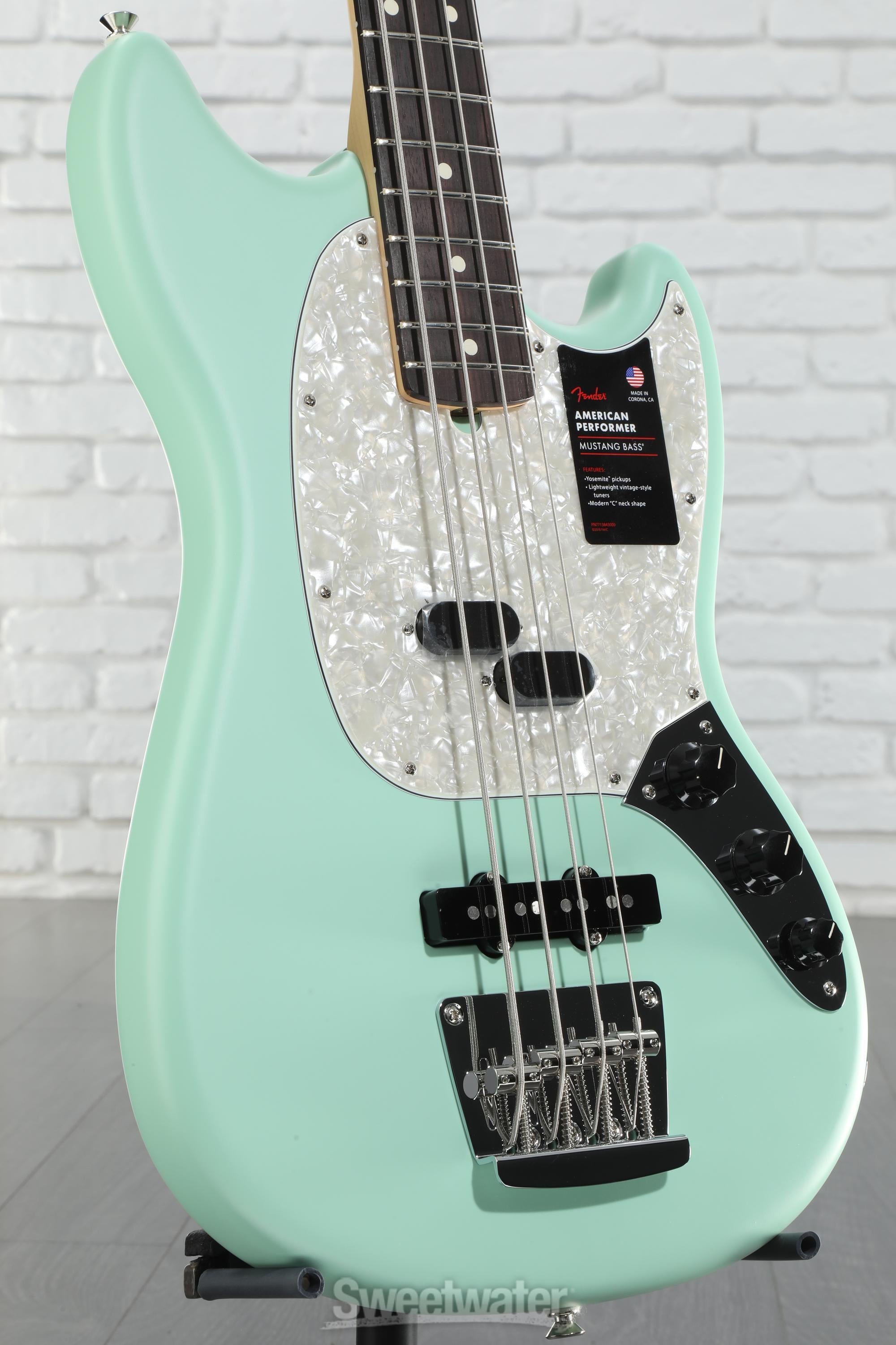 Fender American Performer Mustang Bass - Satin Surf Green