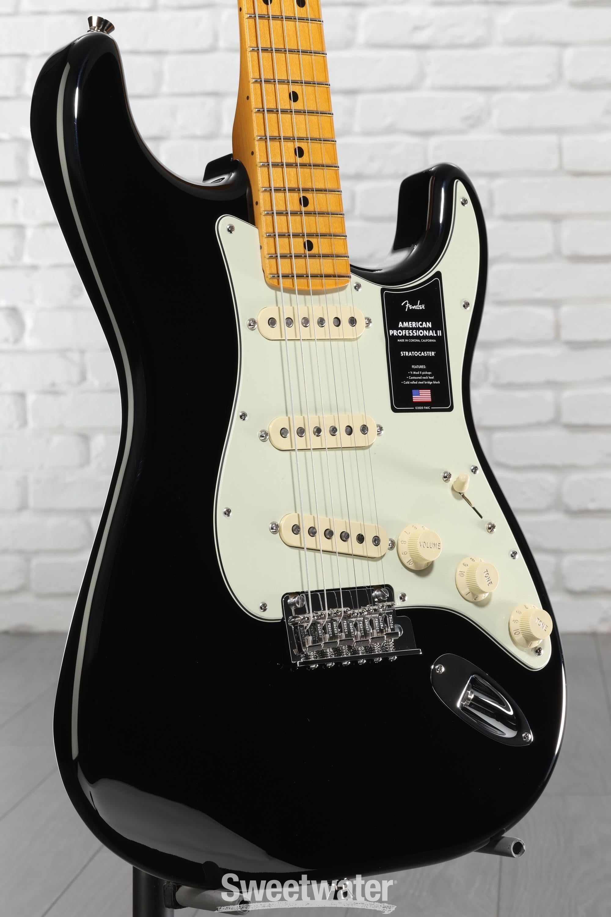 ギター Fender stratcaster American Professional Fender American Professional II Stratocaster - Black with Maple