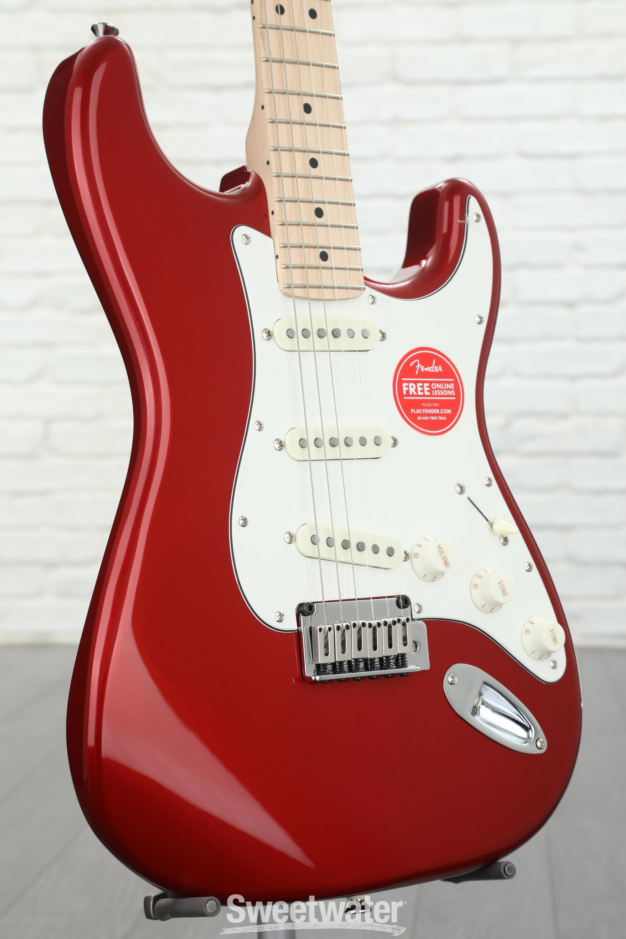 4528】 Squier standard Stratocaster red-