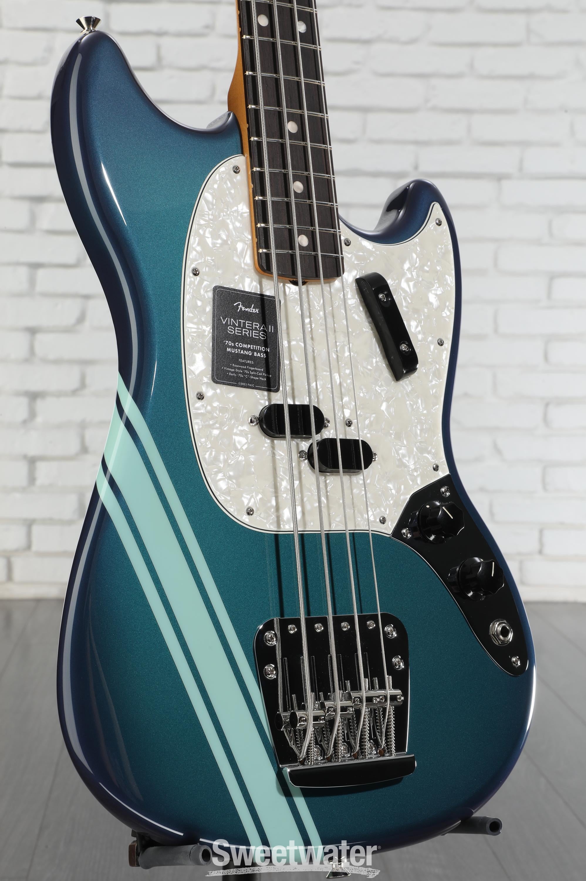 Fender Vintera II '70s Mustang Bass - Competition Burgundy with