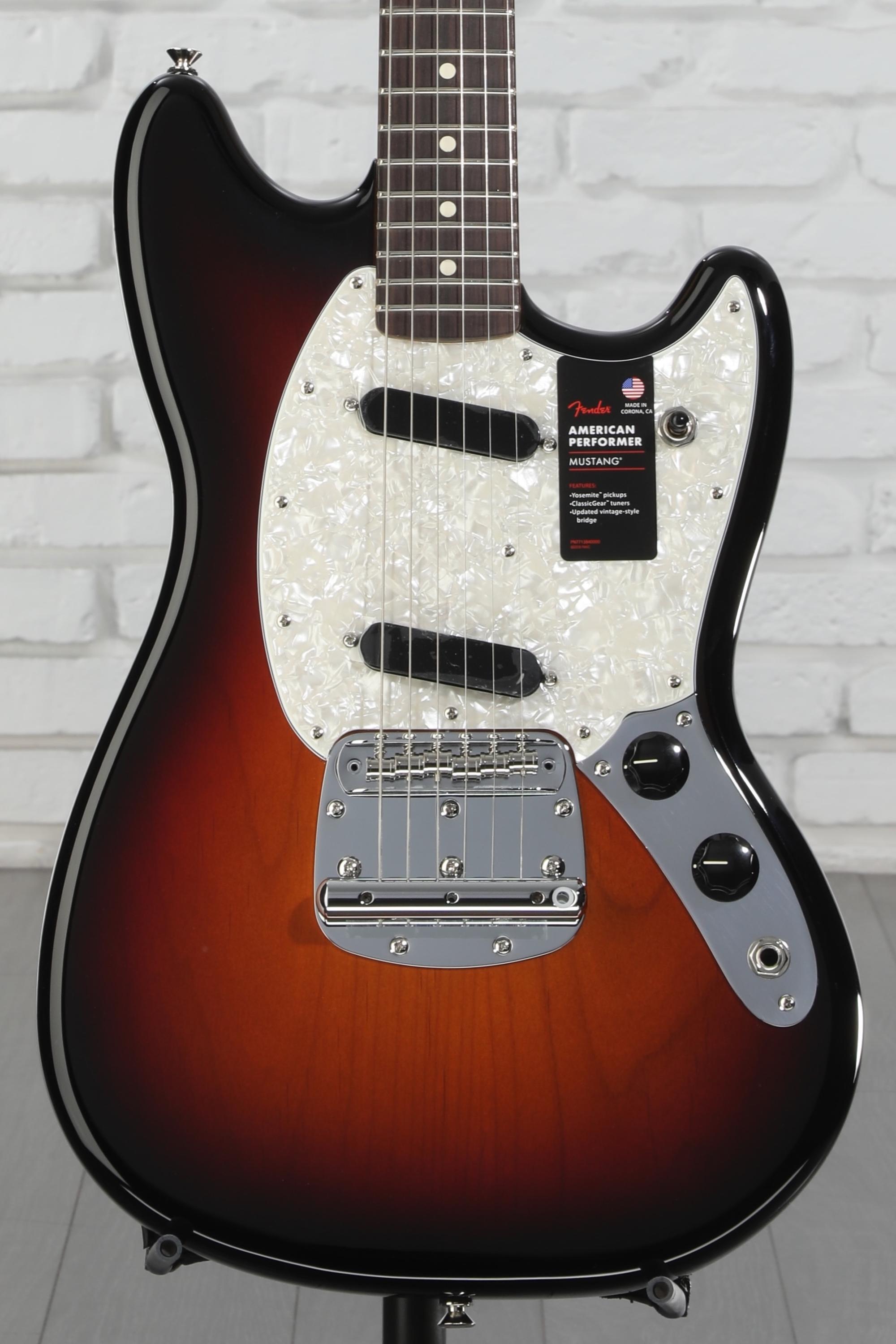 Fender American Performer Mustang - 3-Tone Sunburst with