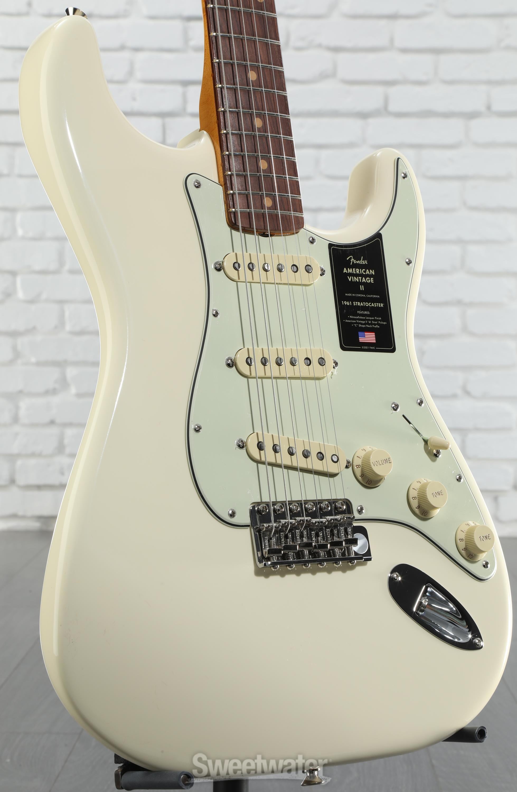Fender American Vintage II 1961 Stratocaster Left-Hand 3