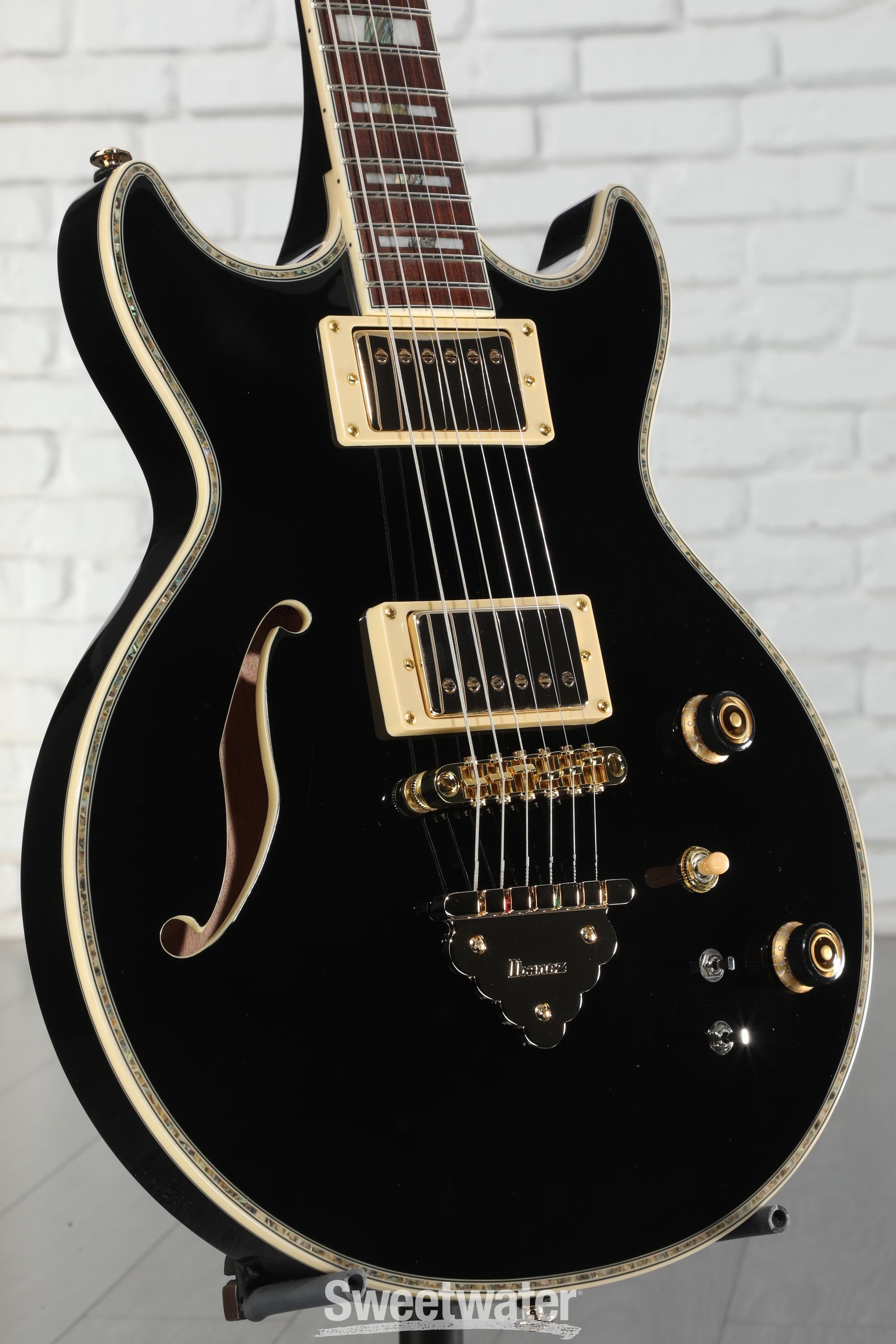 Ibanez Standard AR520H Electric Guitar - Black Reviews | Sweetwater