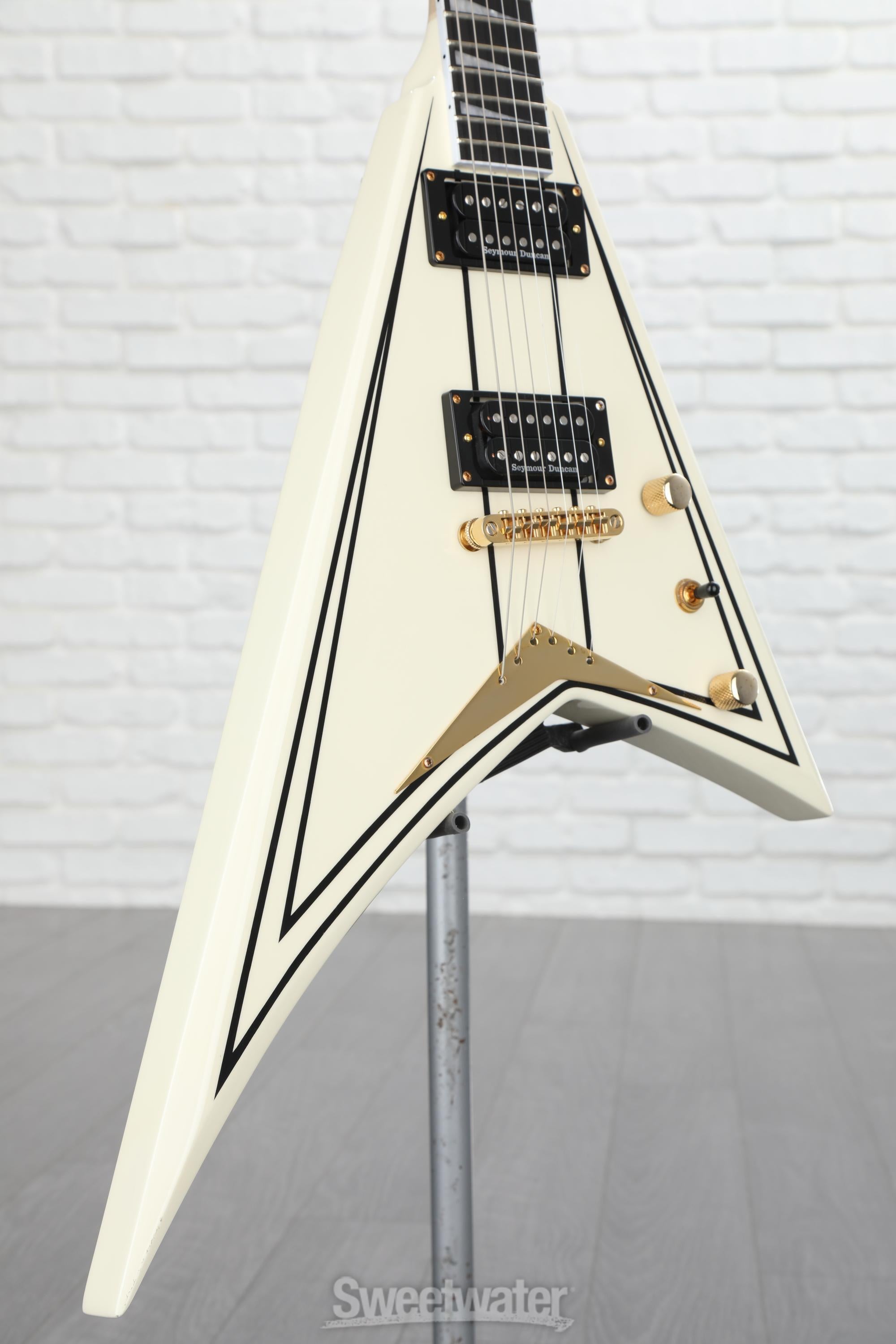 Jackson proシリーズ RRT-3 アイボリー　ランディV Jackson Pro Series Rhoads RRT3 - Ivory with Black Pinstripes