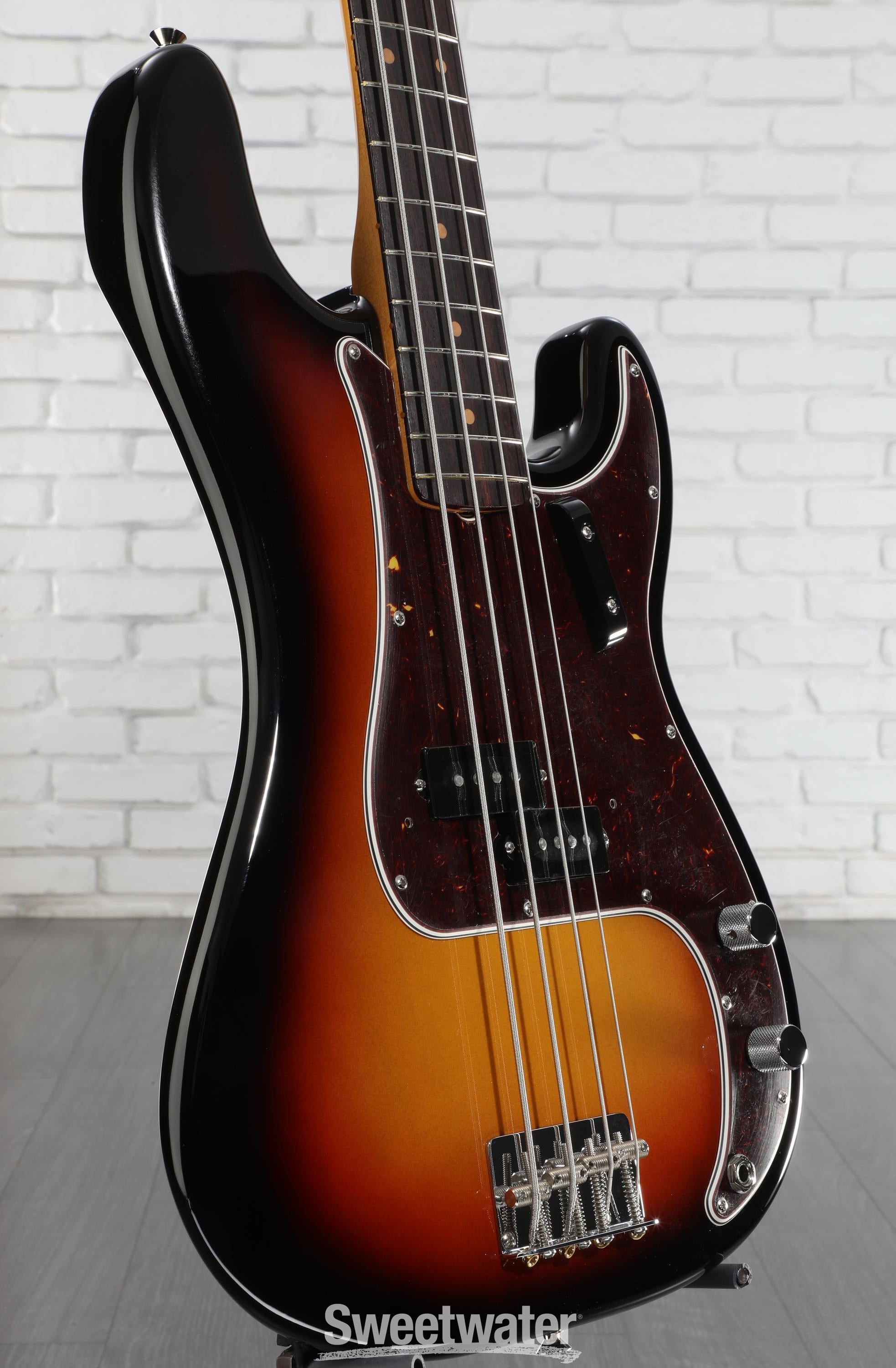 Fender American Vintage II 1960 Precision Bass - 3-tone