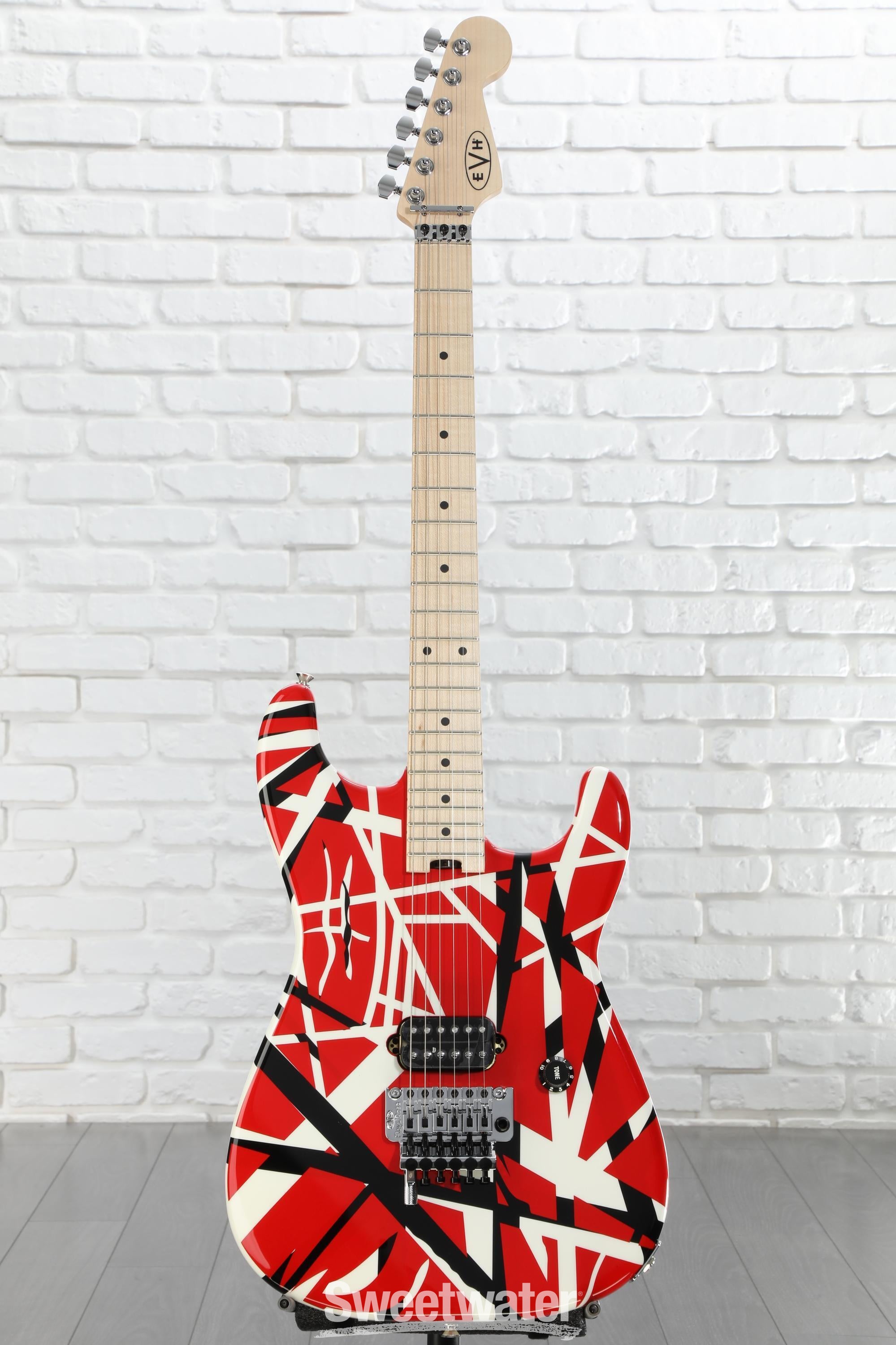 美品！EVH Striped Red with Black Stripes EVH Striped Series - Red with Black and White Stripes | Sweetwater