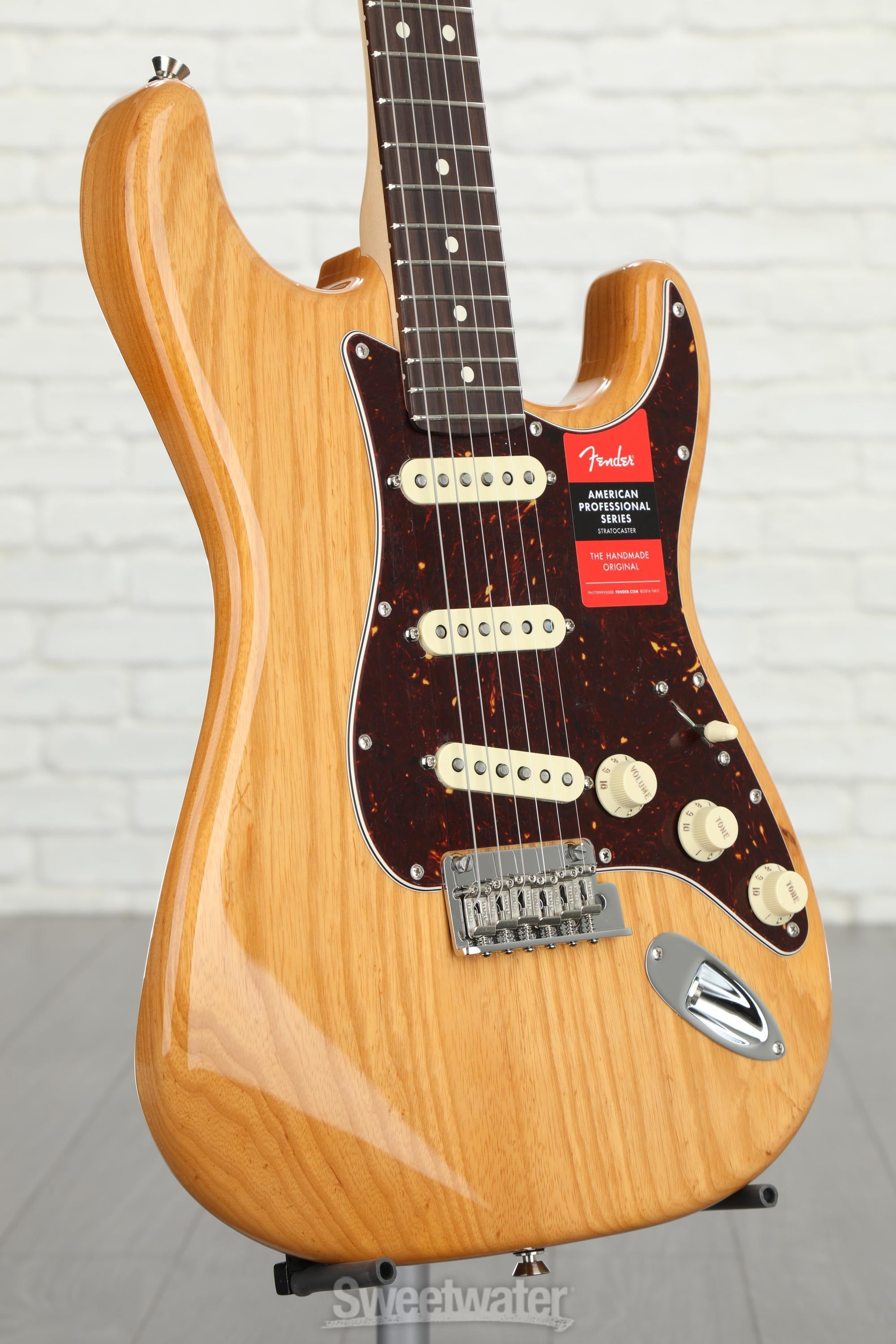 Fender Limited Edition Lightweight Ash American Professional Stratocaster -  Aged Natural