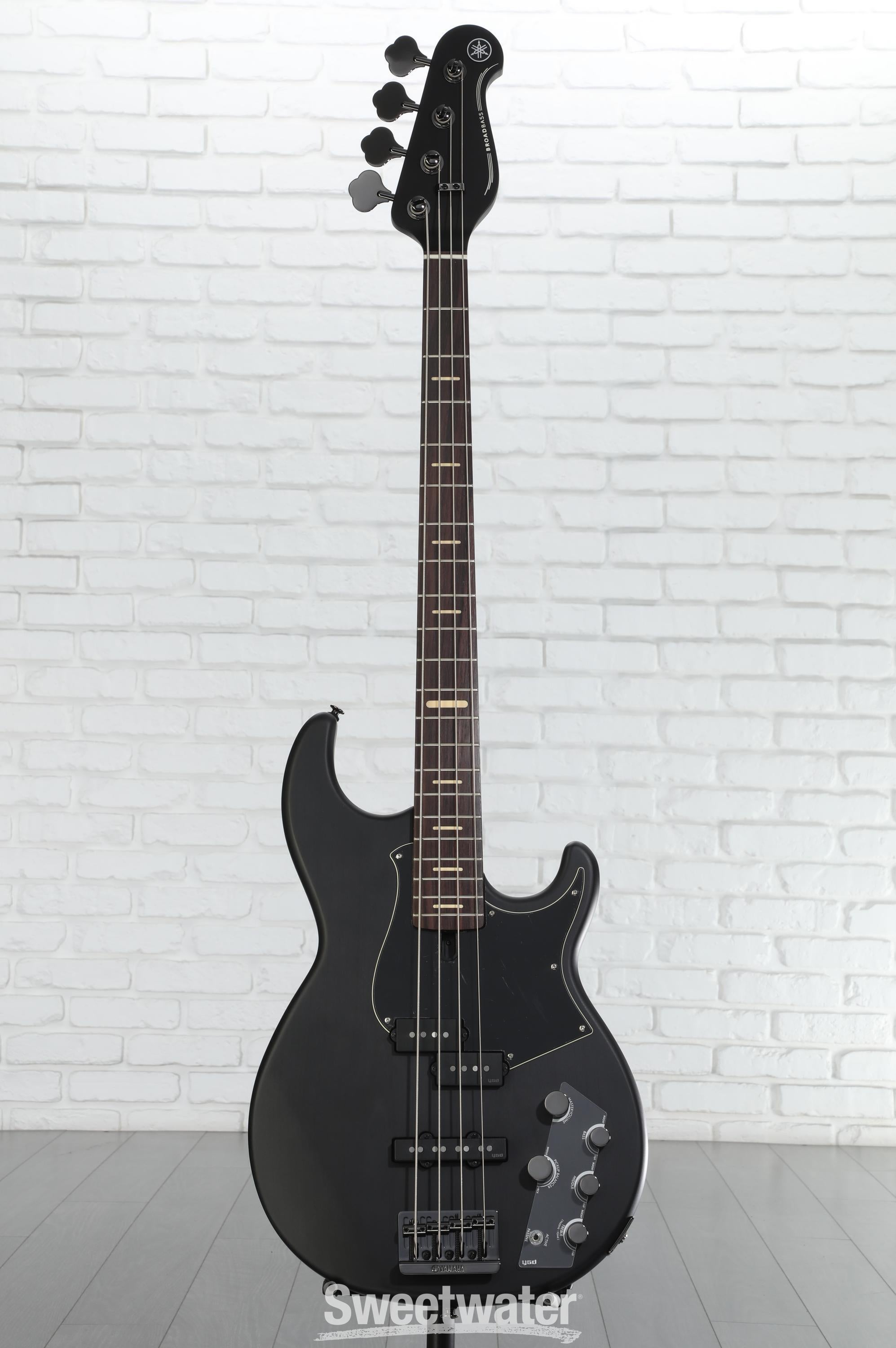 Yamaha BB734A 4-string Bass Guitar - Translucent Matte Black