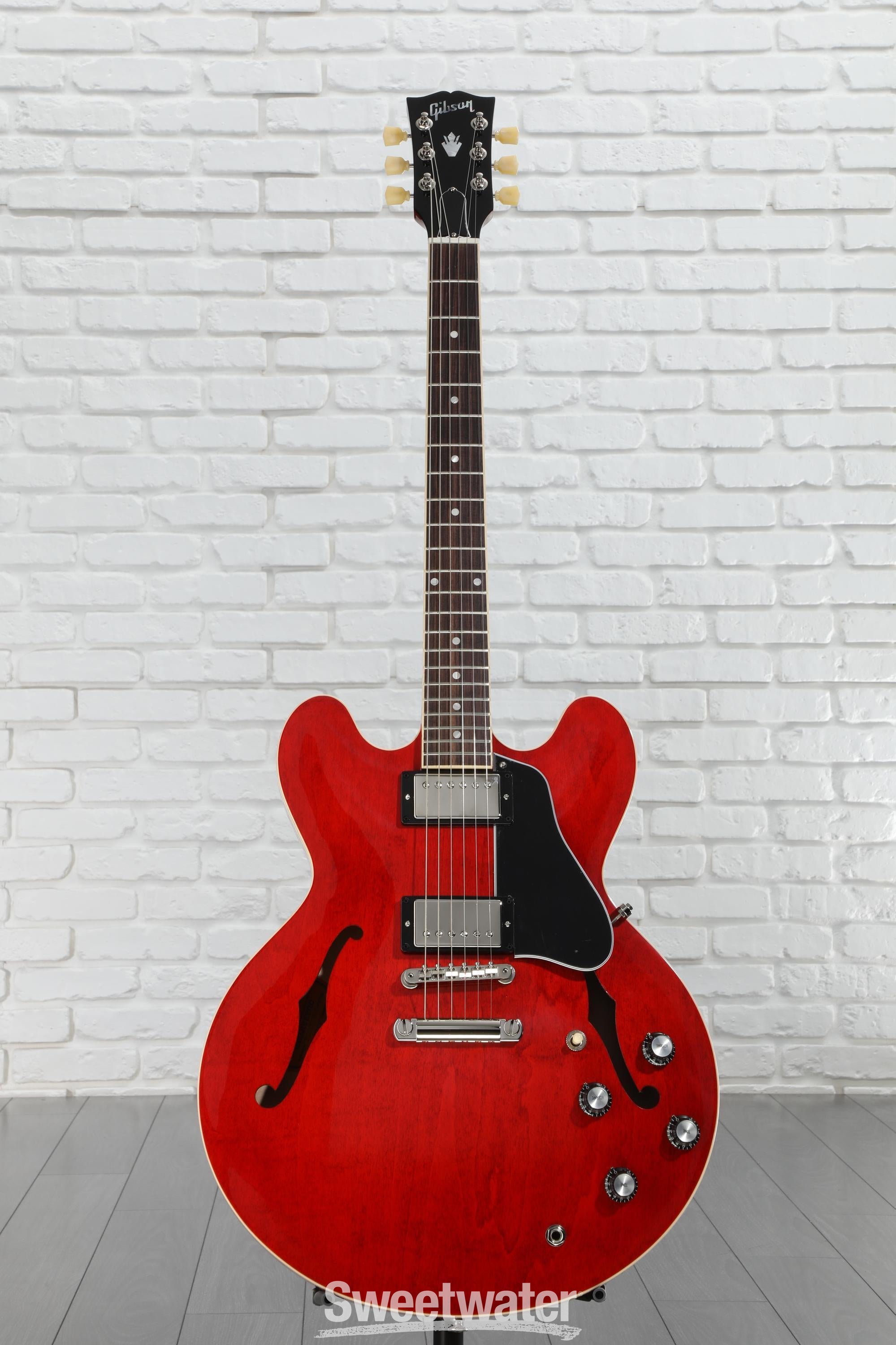 ギブソン　ES335 Gibson ES-335 Semi-hollowbody Electric Guitar - Sixties Cherry