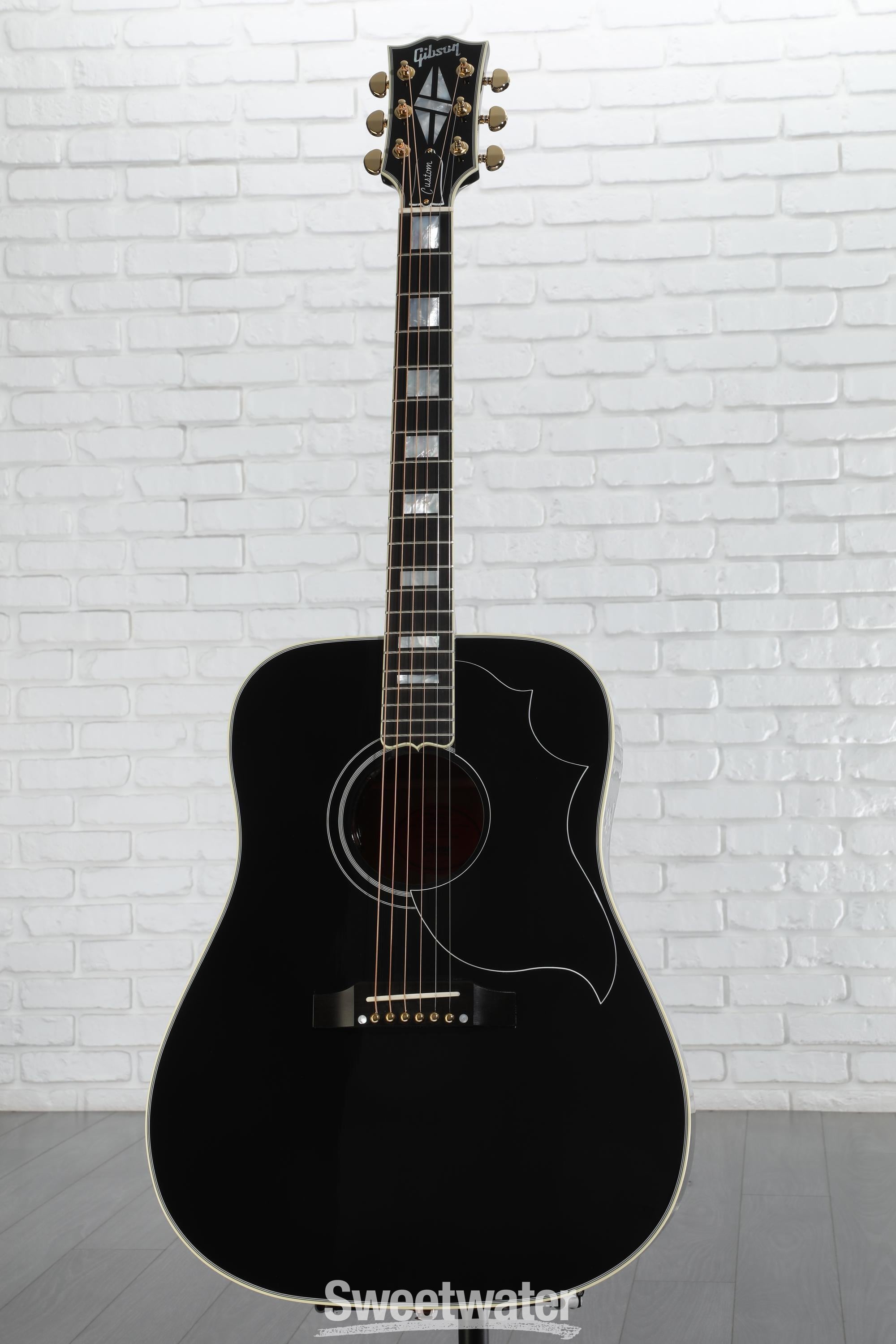 ギター Gibson Hummingbird Ebony Gibson The Distinctive Hummingbird, Now in Ebony
