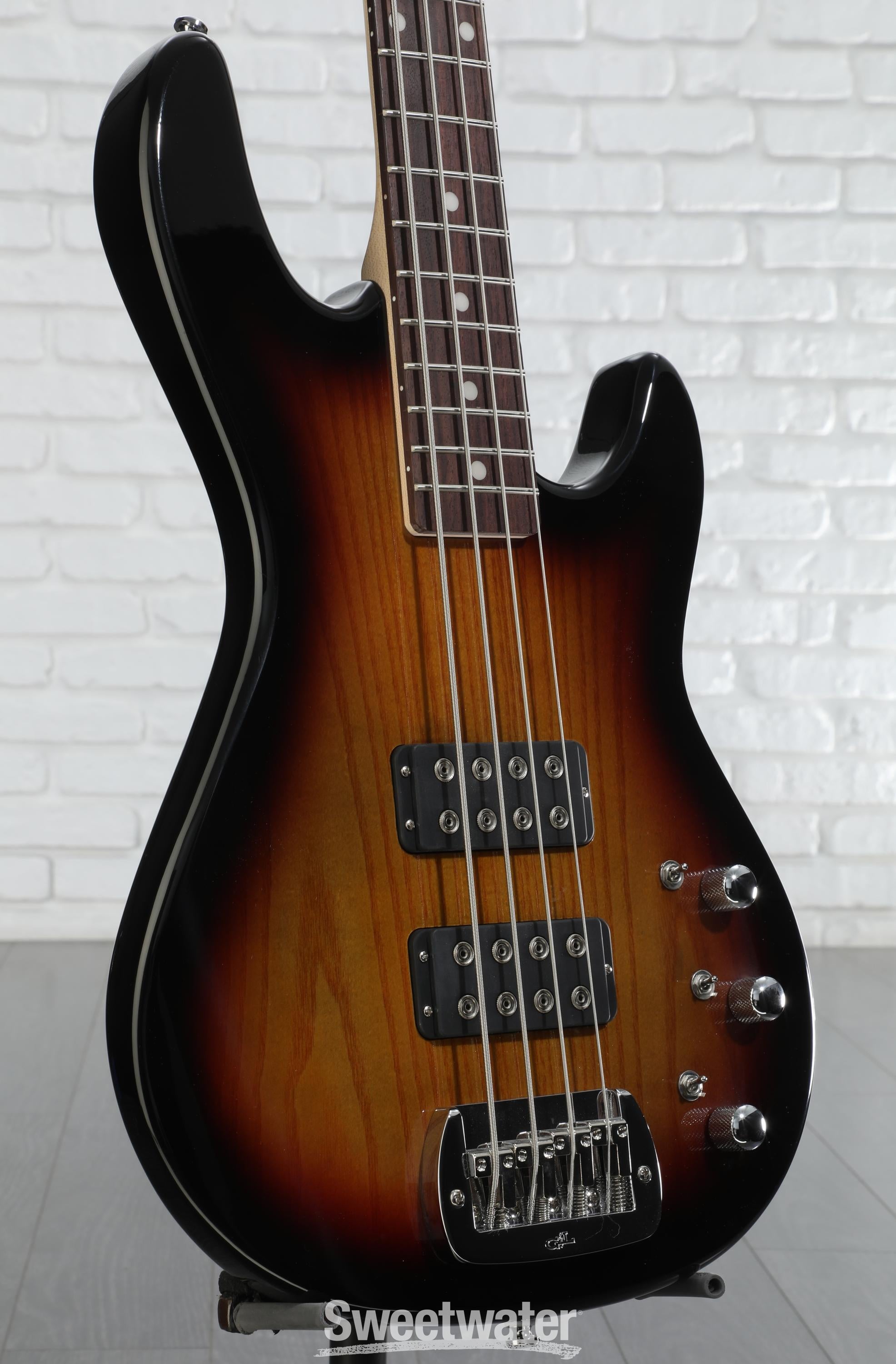 【定番】G&L L-2000 Tribute G_LTributeL2000MPBLBfullbodyfr
