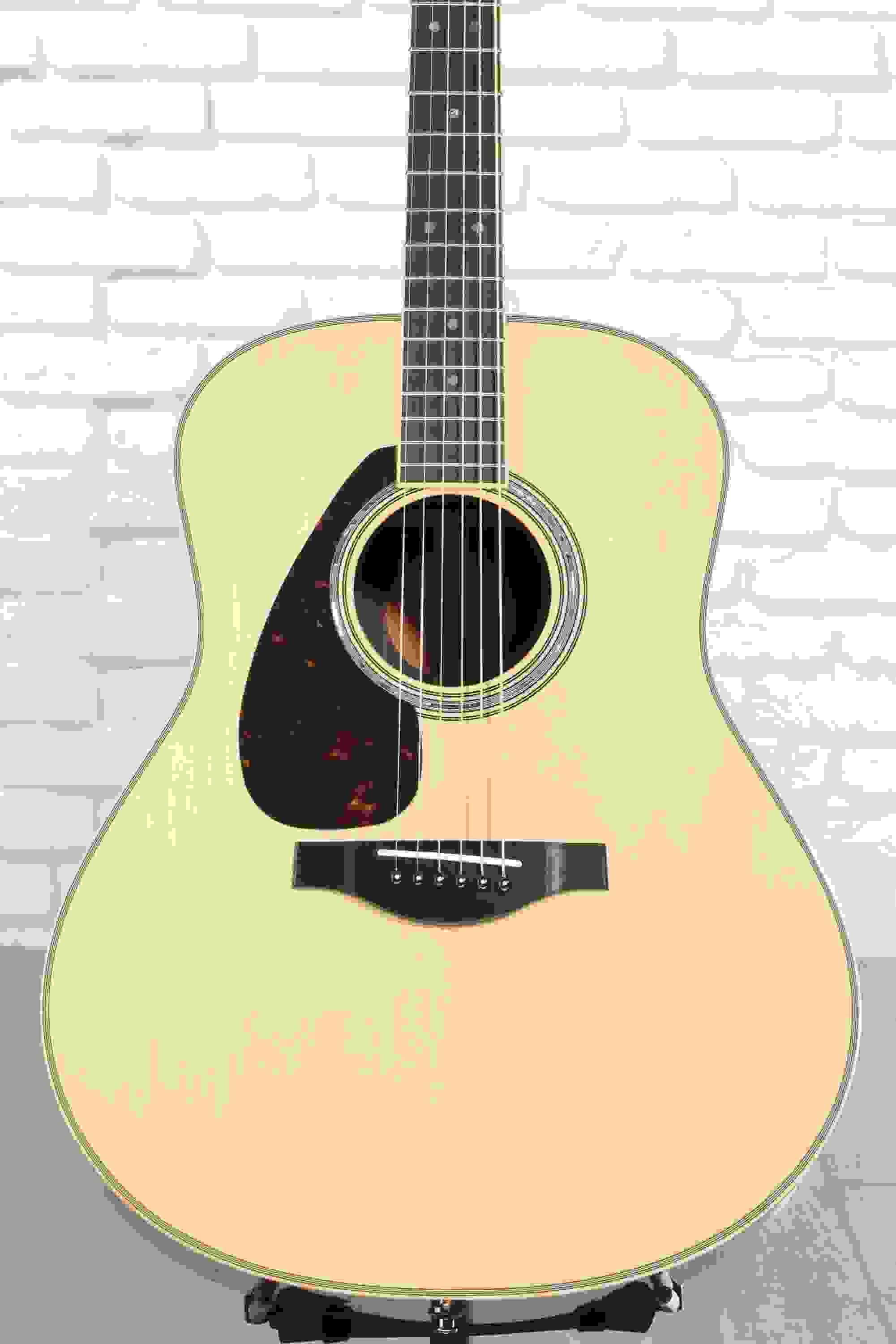 Yamaha LL16L ARE Left-handed Original Jumbo Acoustic-electric Guitar - Natural